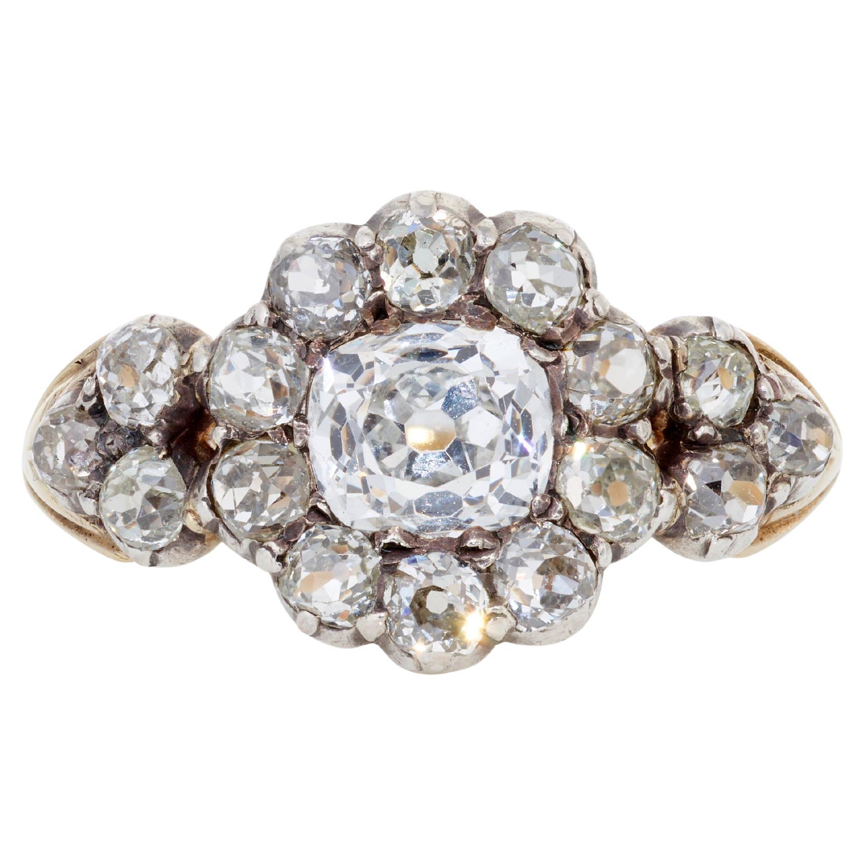 Altschliff-Diamant-Cluster-Ring aus dem späten 19. Jahrhundert, CIRCA 1880 (Kissenschliff) im Angebot