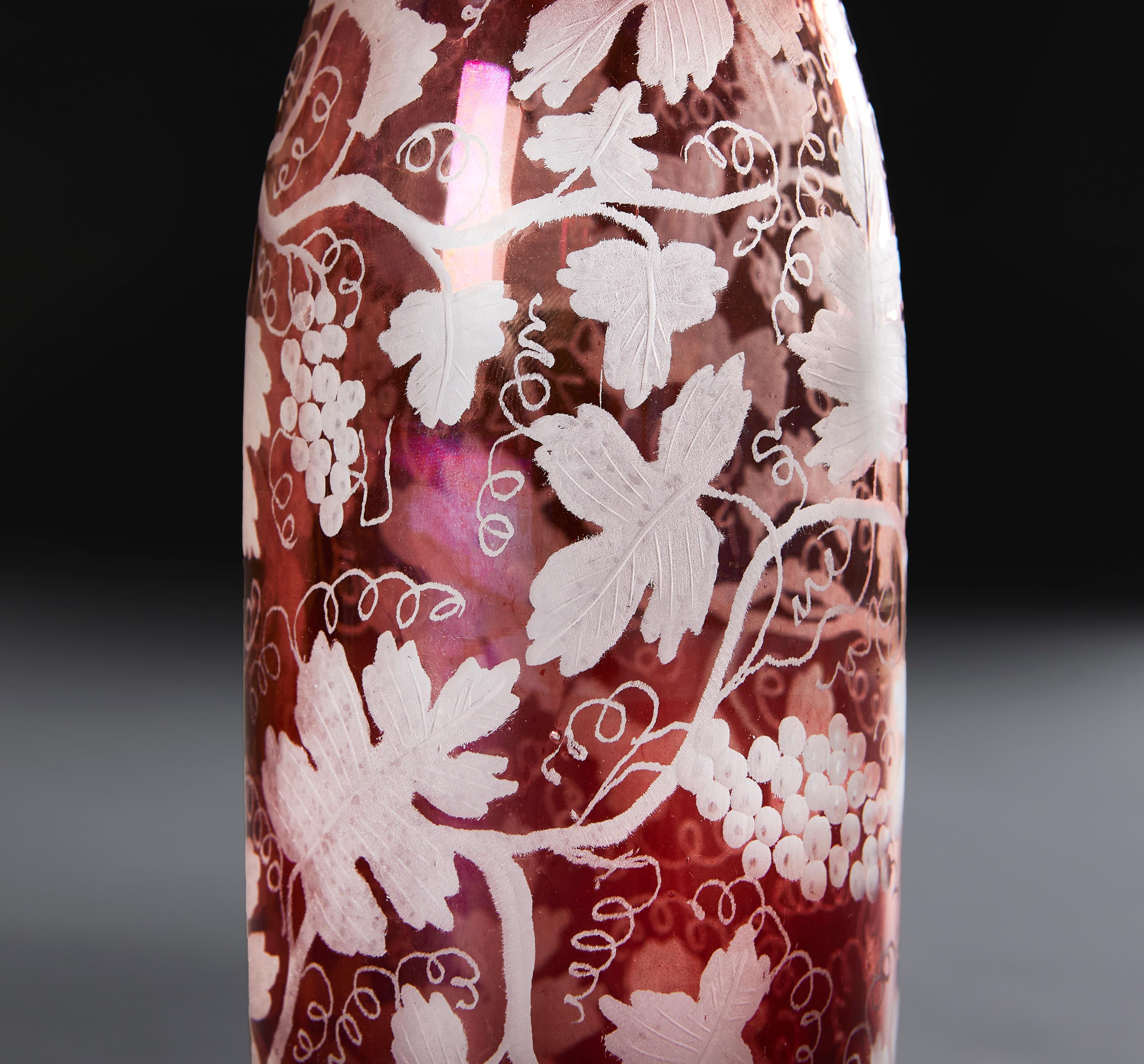 Carafe en verre rouge taillé de la fin du XIXe siècle avec bouchon d'origine Bon état - En vente à London, GB