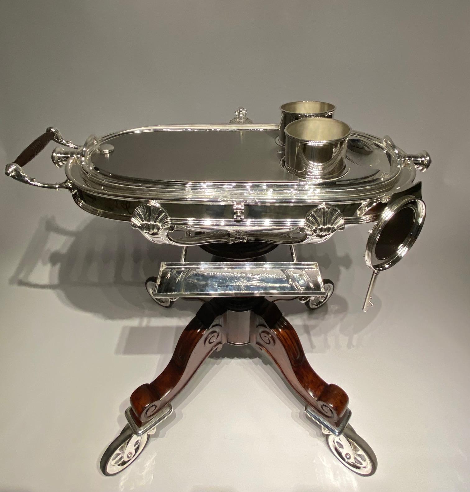 Ein versilberter Schnitz- oder Fleischwagen aus dem späten 19. Jahrhundert von Christofle Paris. im Angebot 5