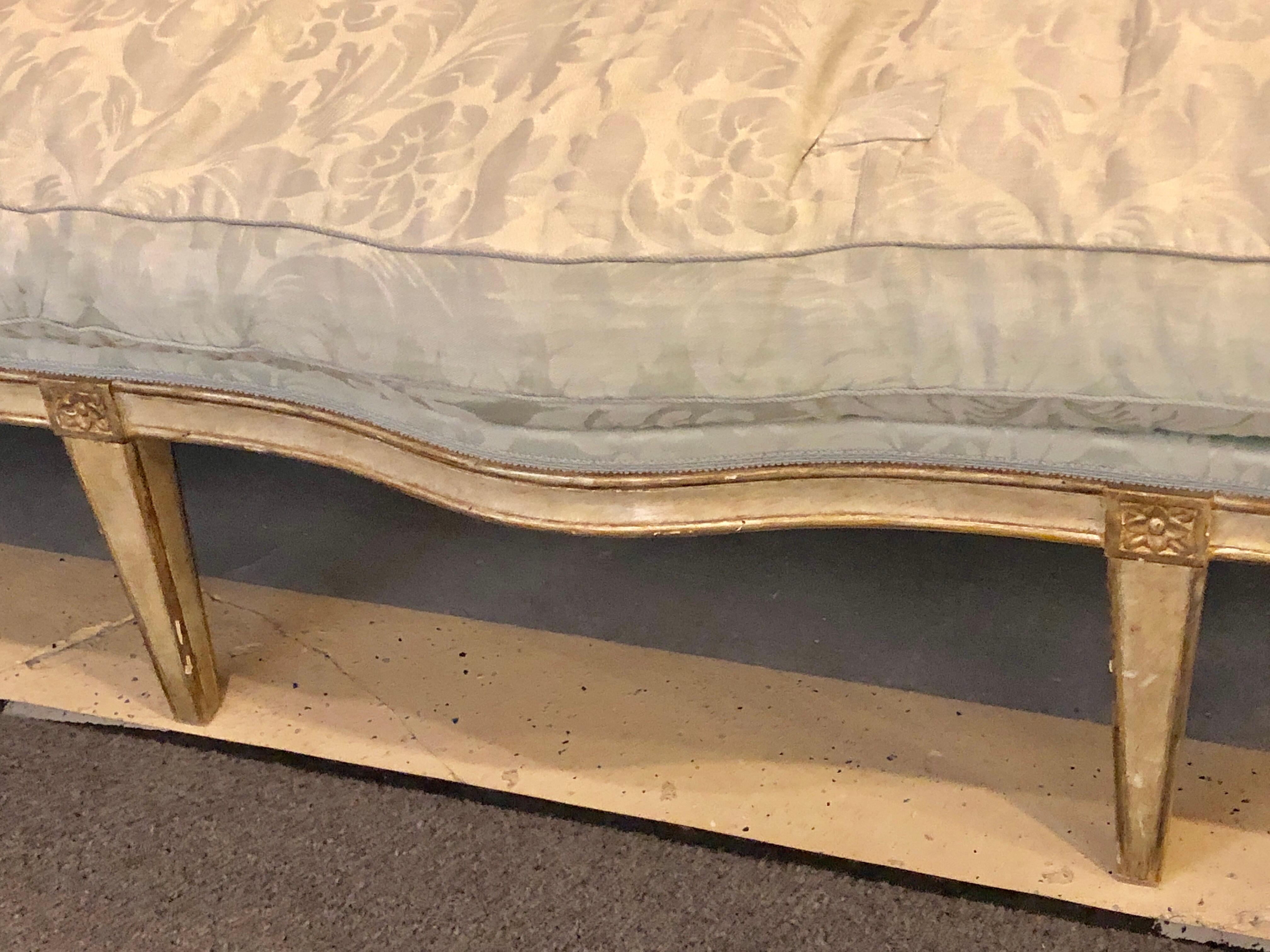 Late 19th Century Swedish Gilt and Parcel Paint Decorated Sofa 8