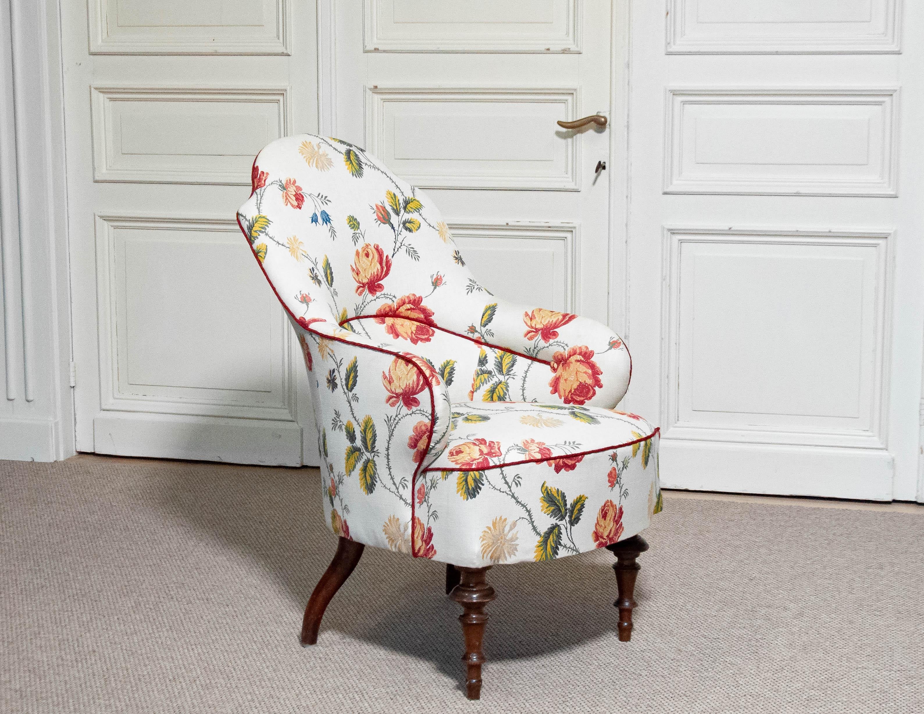 A Late 19th Century Victorian Nursing / Lounge Chair , Sweden For Sale 7