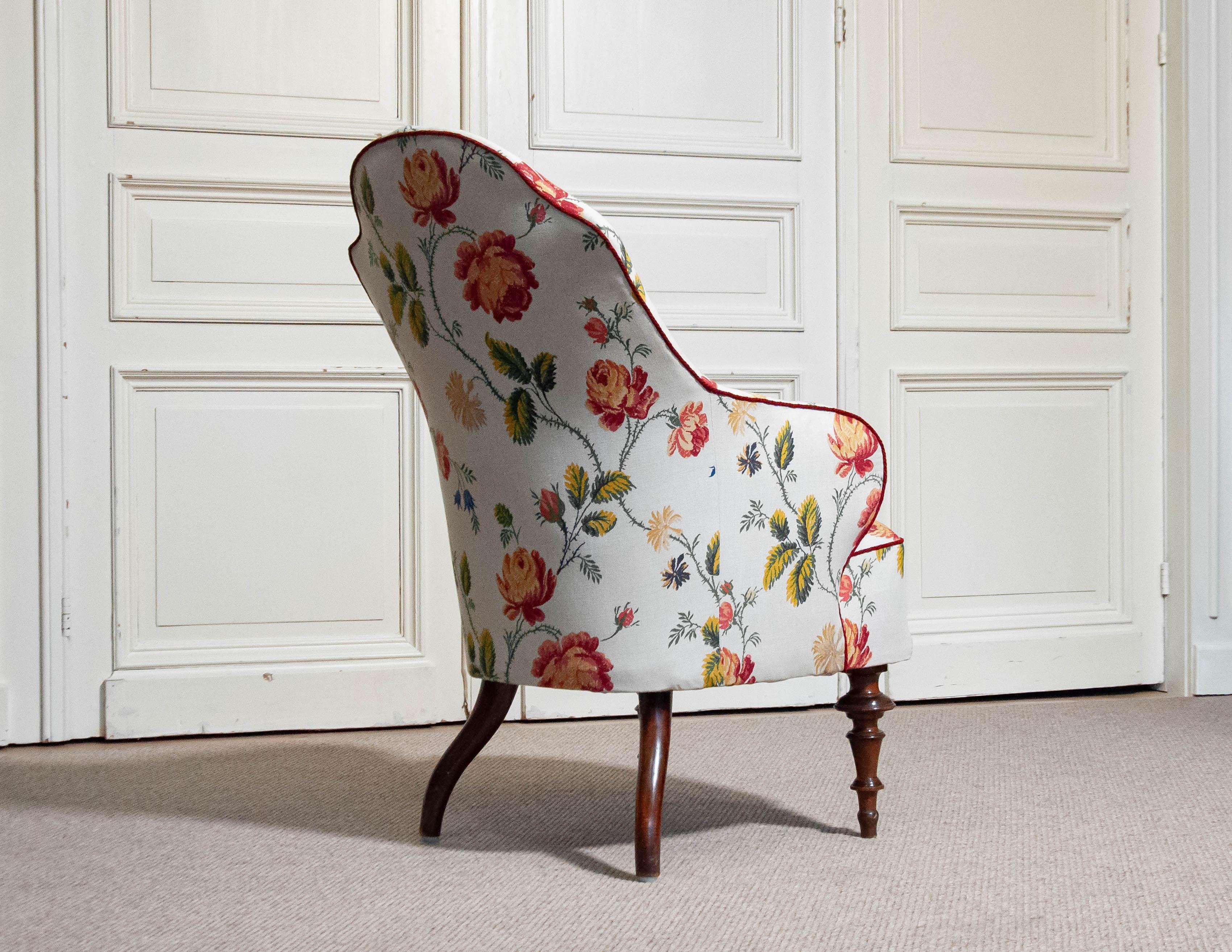 A Late 19th Century Victorian Nursing / Lounge Chair , Sweden For Sale 8