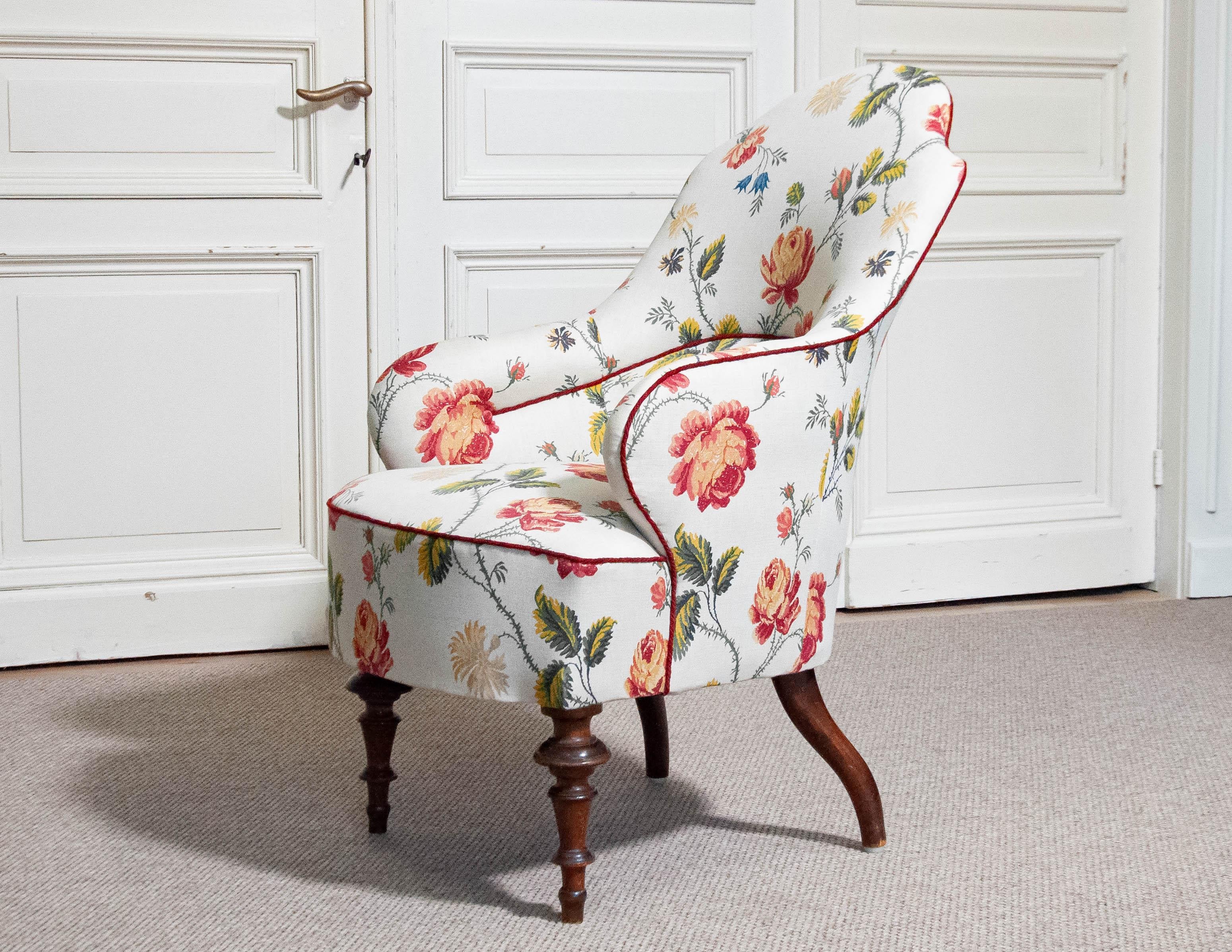 A Late 19th Century Victorian Nursing / Lounge Chair , Sweden For Sale 2
