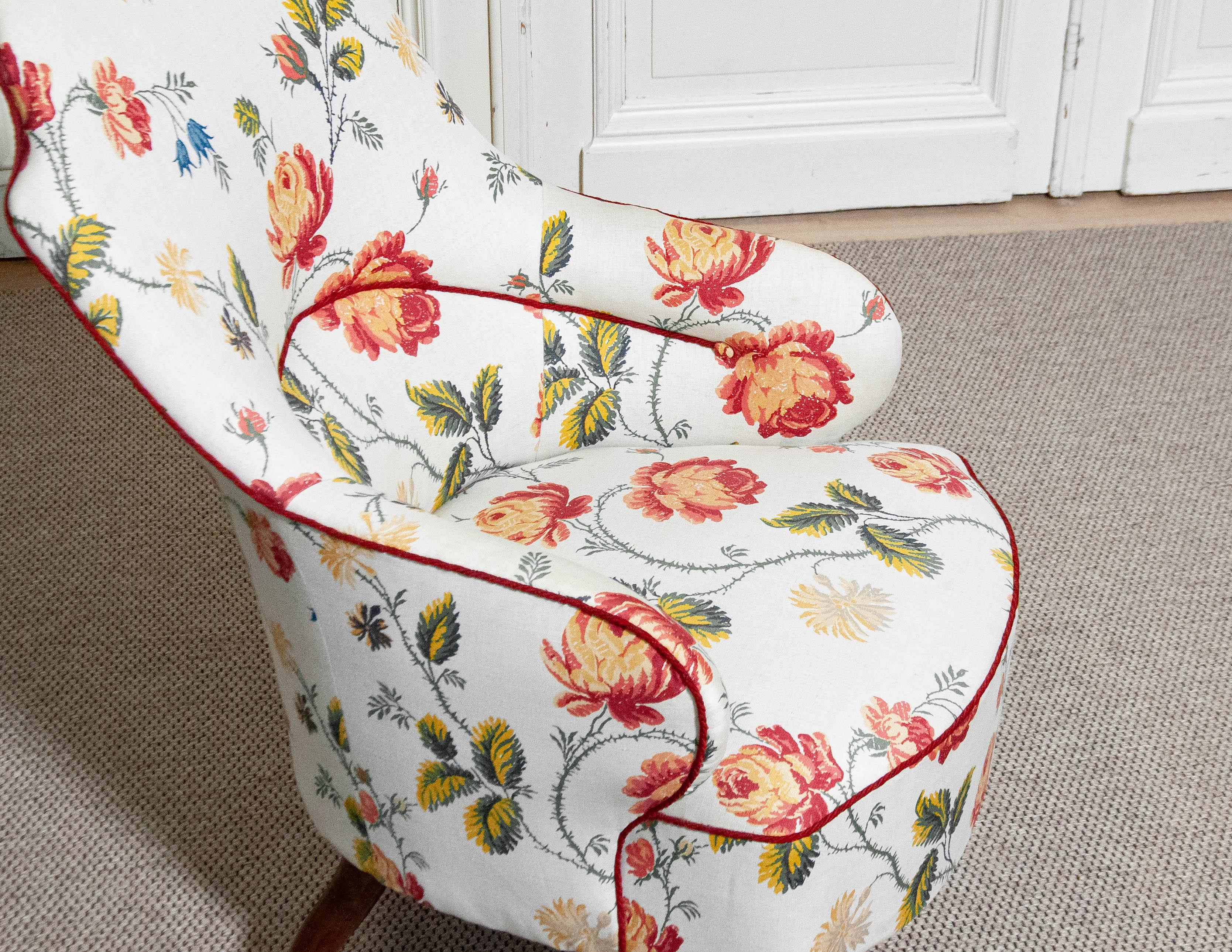 A Late 19th Century Victorian Nursing / Lounge Chair , Sweden For Sale 4