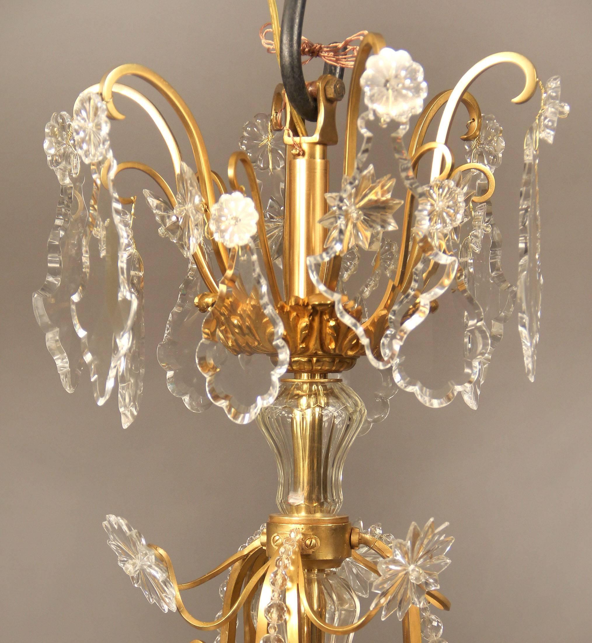 Kronleuchter aus vergoldeter Bronze und Baccarat-Kristall aus dem späten 19. und frühen 20. Jahrhundert (Vergoldet) im Angebot