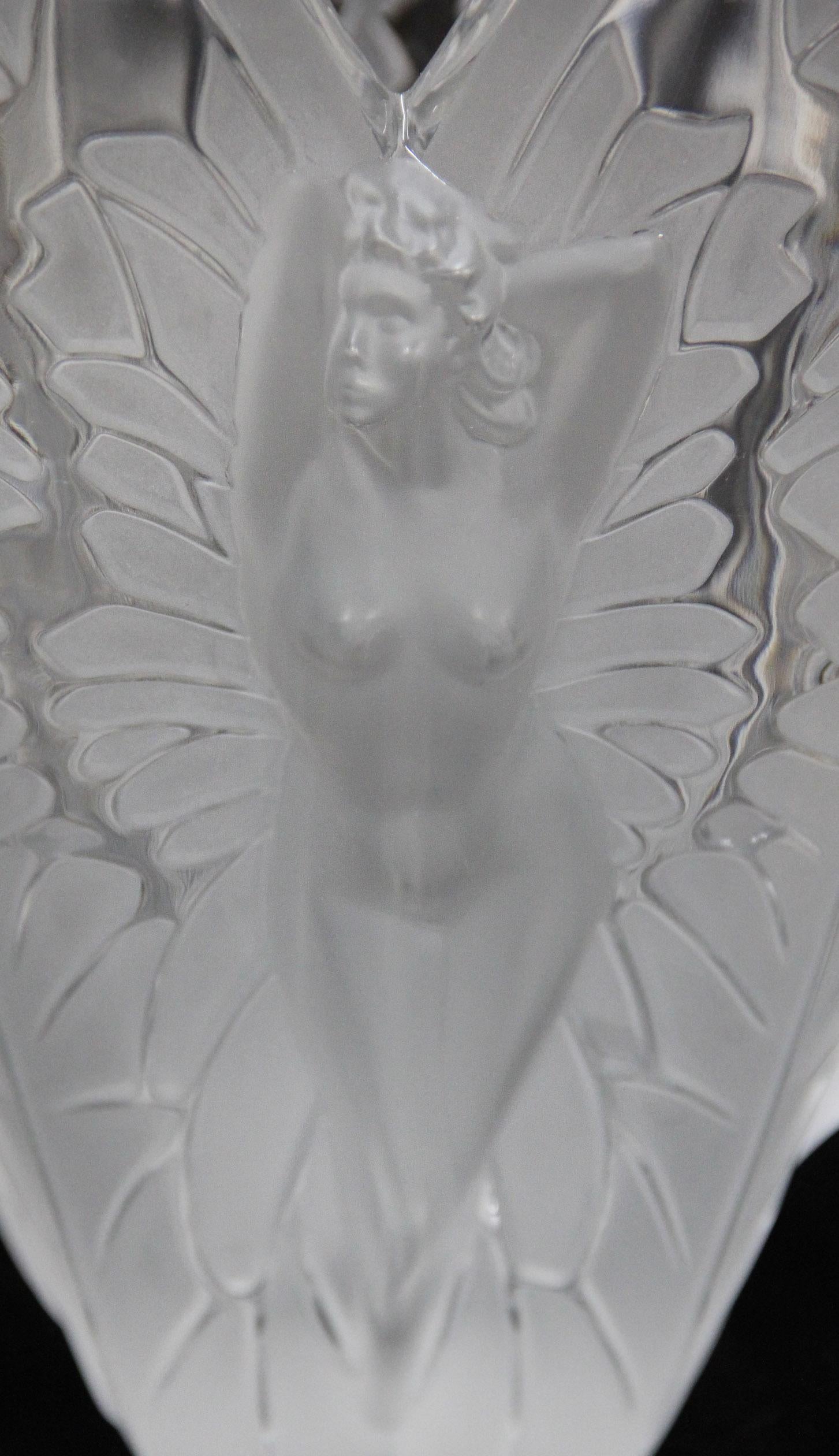 Français Vase en cristal de chrysalide de Lalique de la fin du 20e siècle en vente