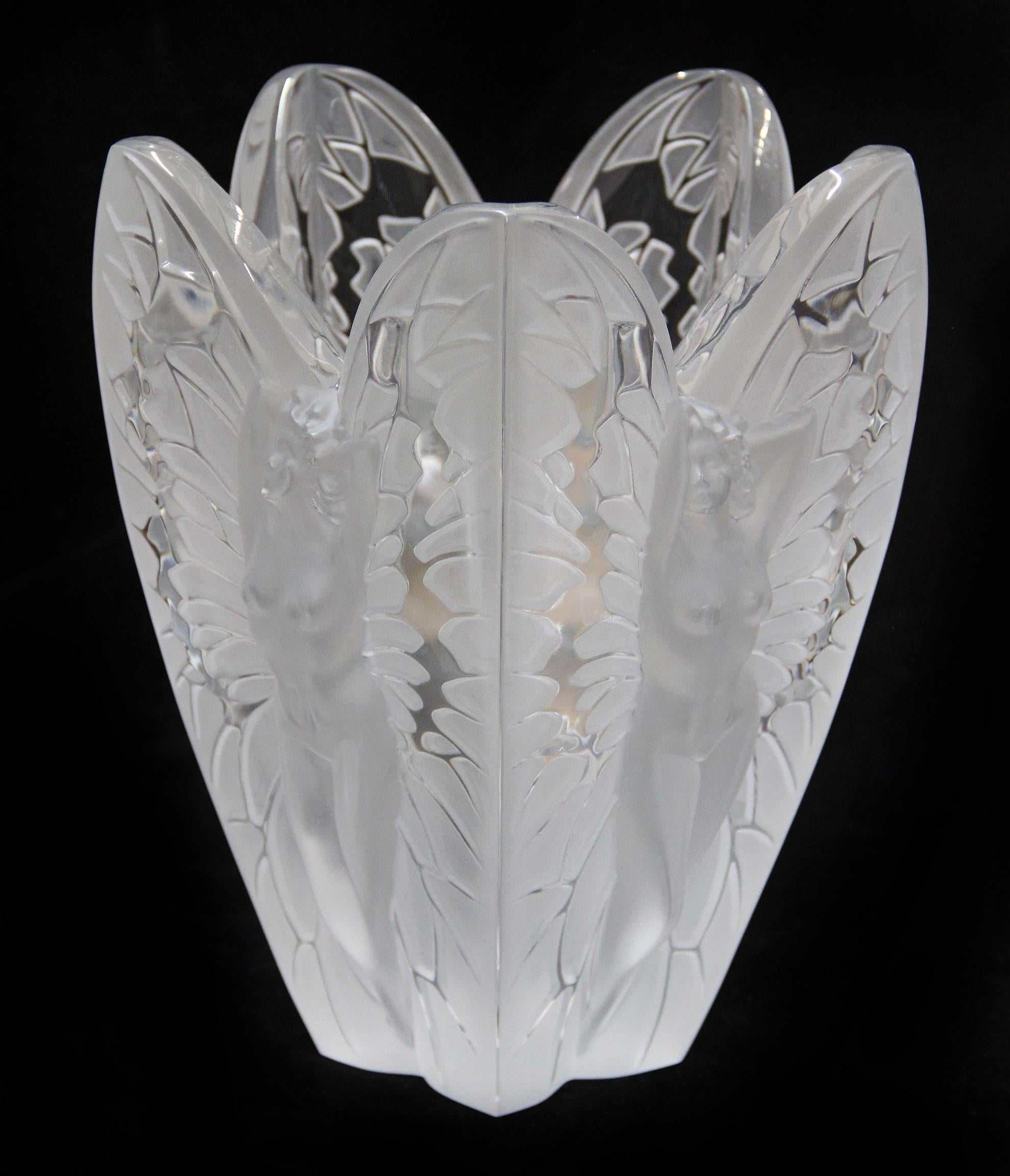 Vase en cristal de chrysalide de Lalique de la fin du 20e siècle Bon état - En vente à Long Island City, NY