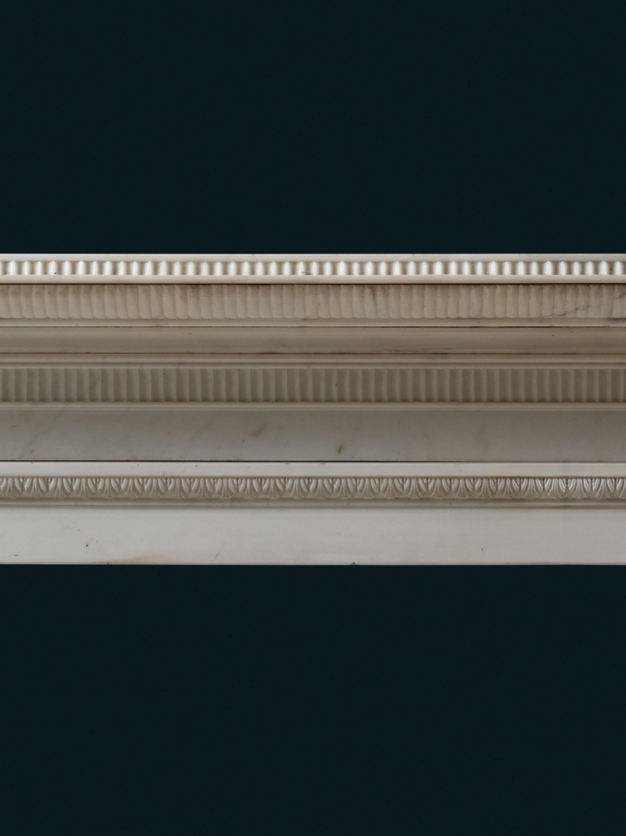 A Late Eighteenth Century Statuary Marble Chimneypiece after Robert Adam In Good Condition For Sale In London, GB