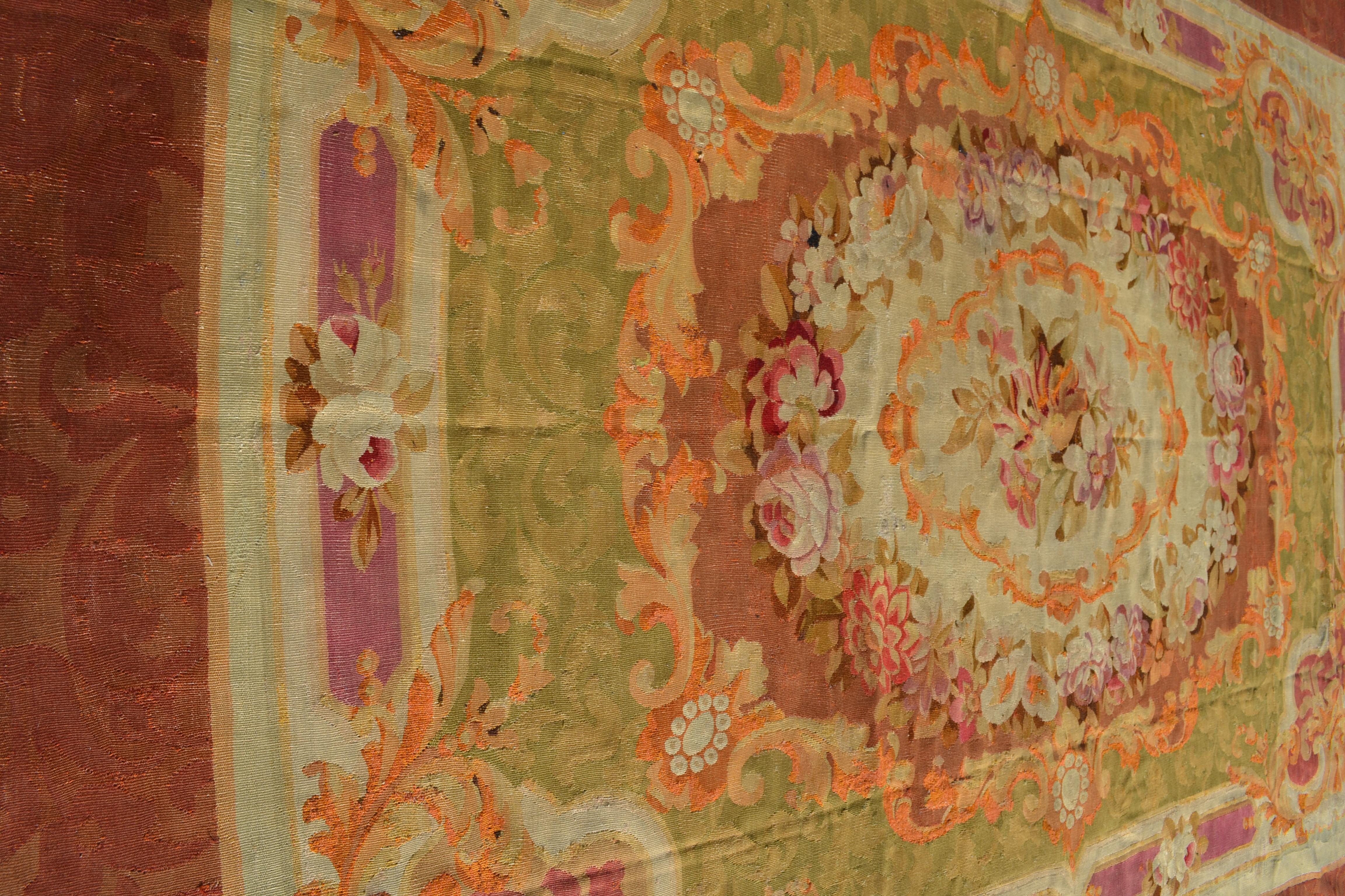 Spätfranzösischer Empire-Teppich aus Aubusson-Webstoff im Angebot 3