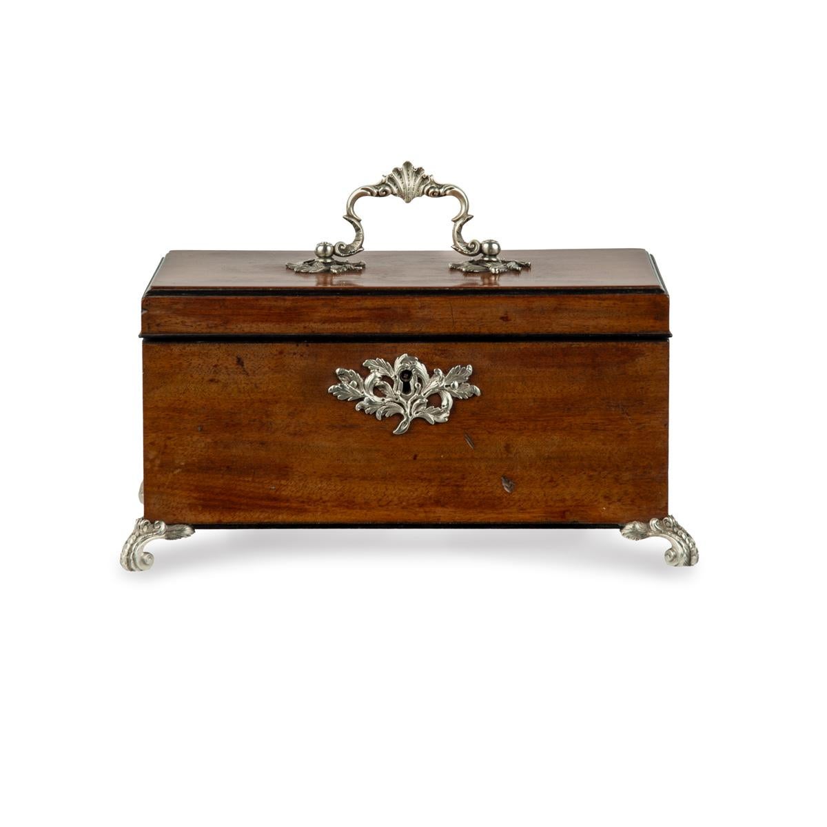 A late George III mahogany tea caddy For Sale 2
