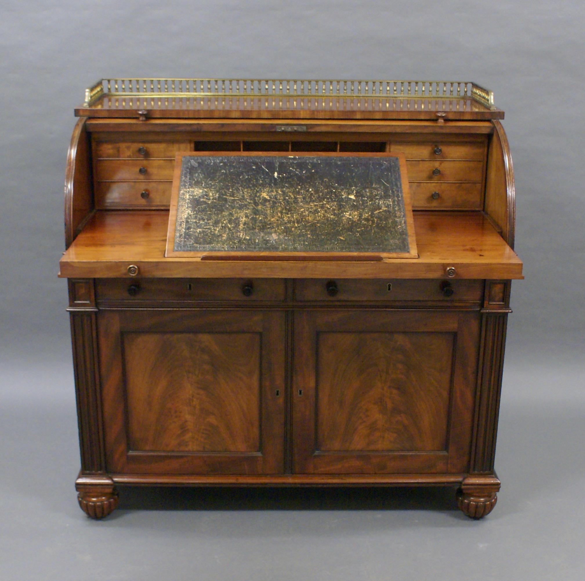 Georgian Late George III Period Cylinder Top  Mahogany Desk Desk Attributed to Gillows For Sale