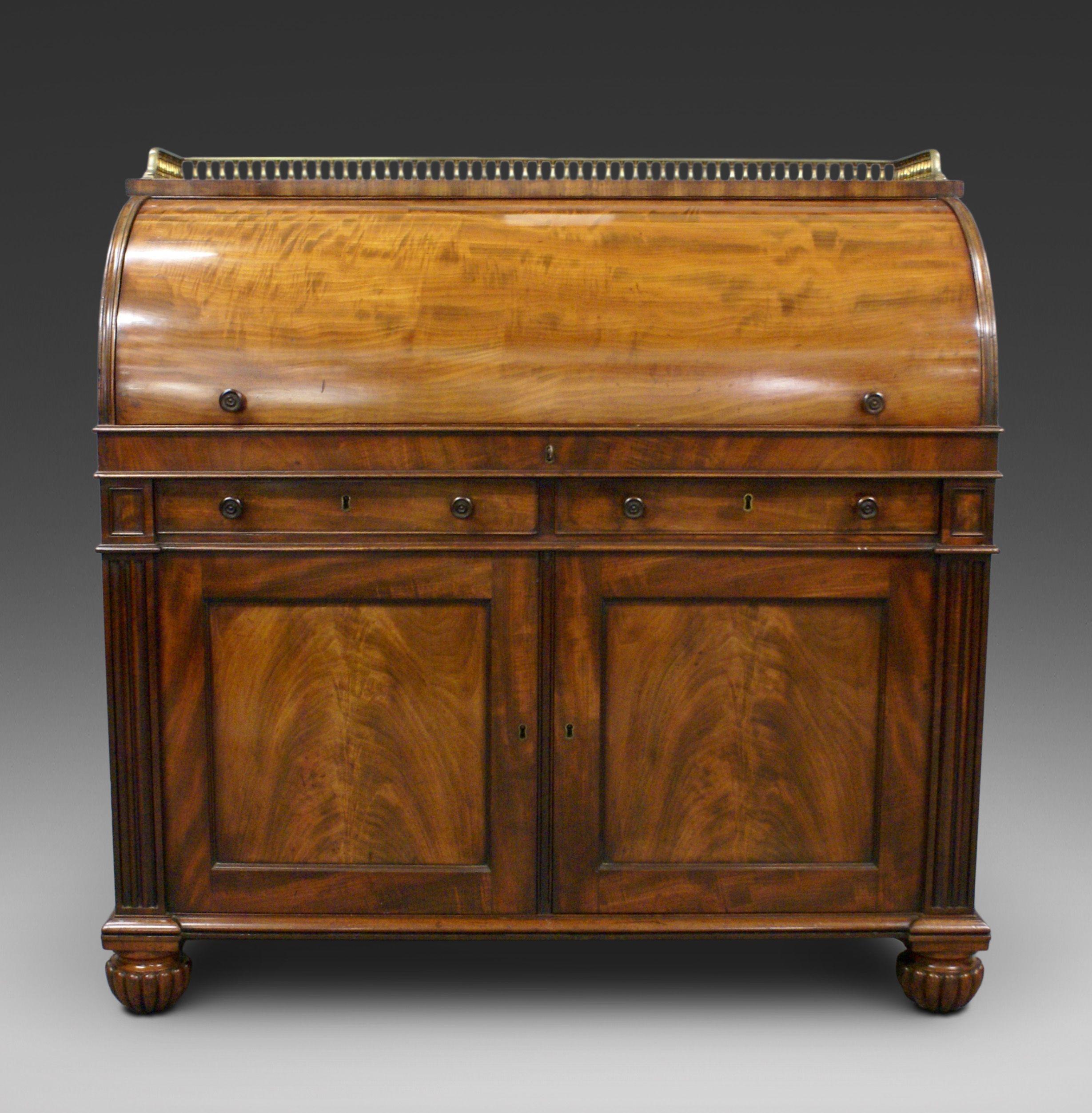 Late George III Period Cylinder Top  Mahogany Desk Desk Attributed to Gillows For Sale 1