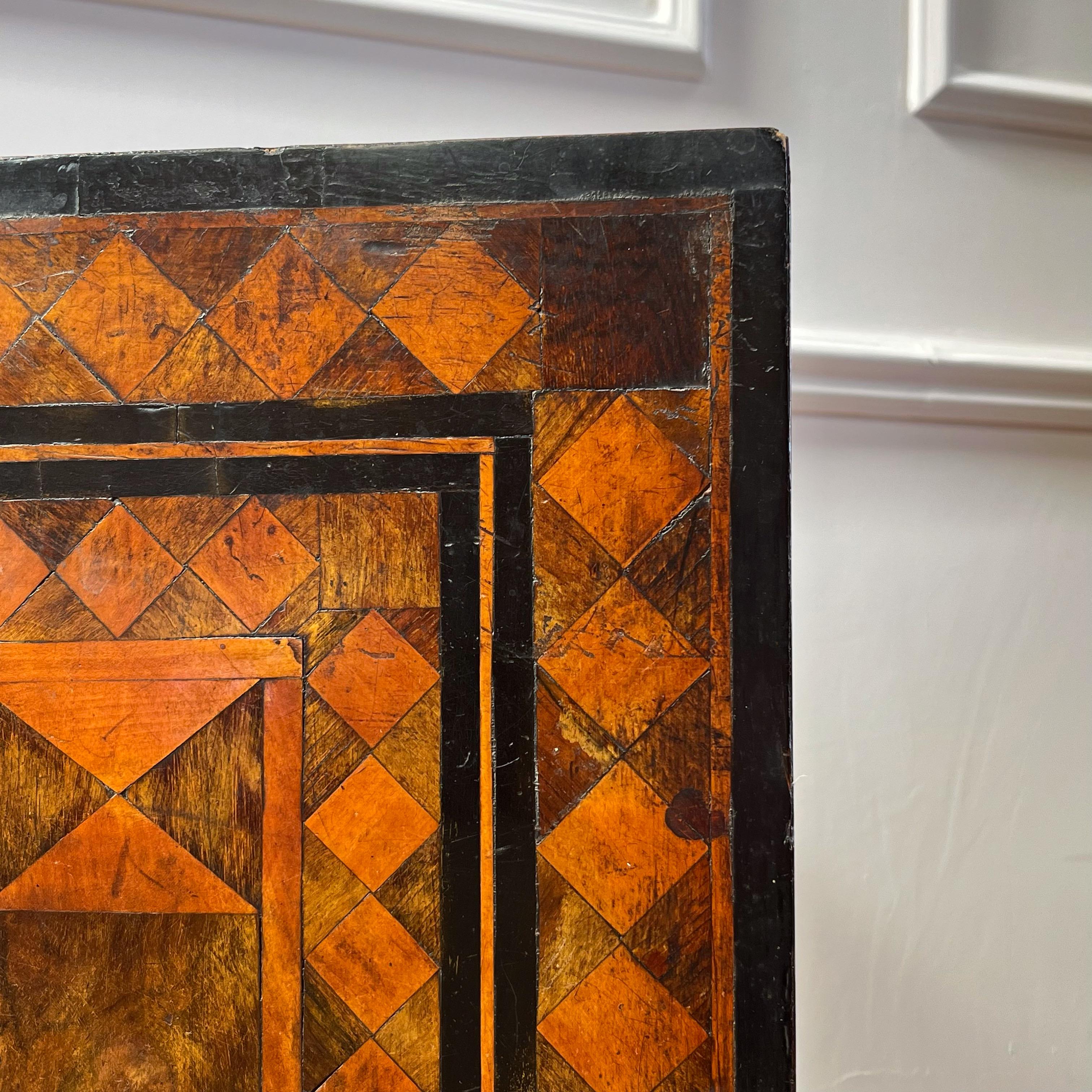 A late Nineteenth Century Specimen Table Bon état - En vente à London, GB