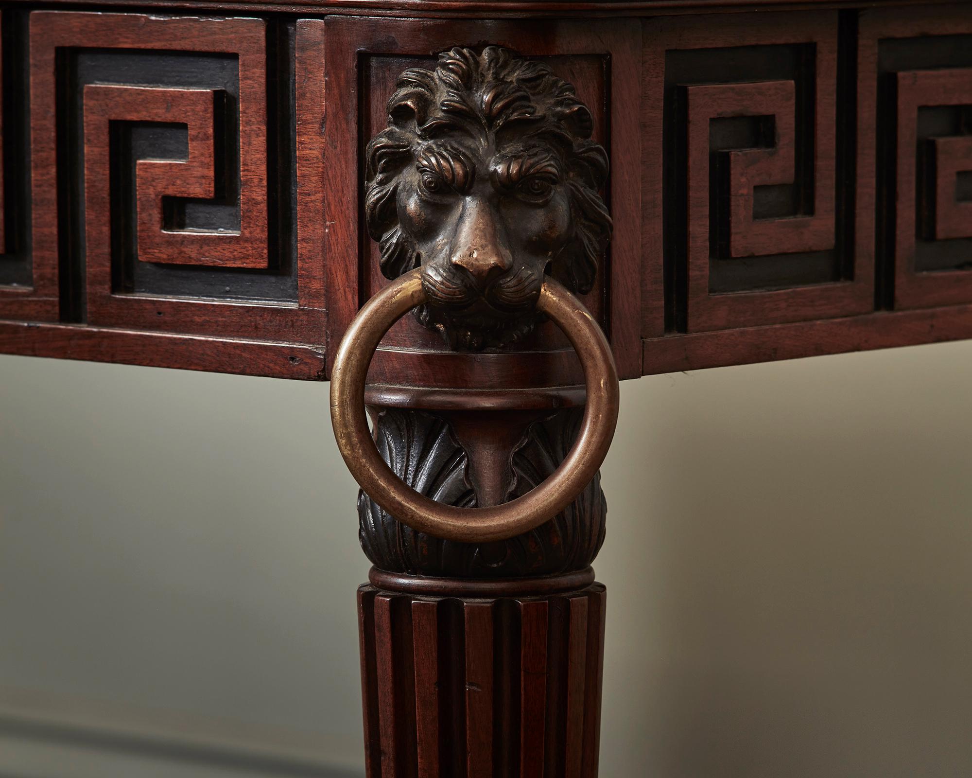 Regency Bureau de la fin du XIXe siècle, de style Régence en vente