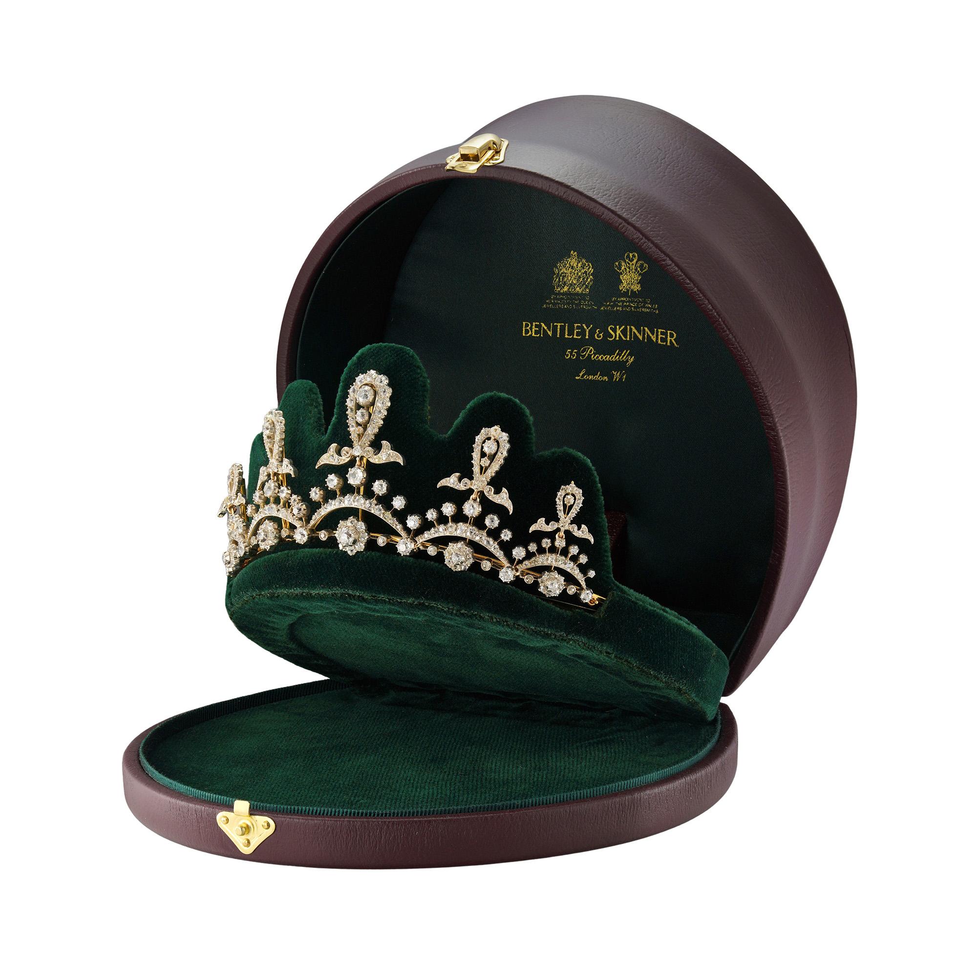 Late Victorian A late Victorian diamond-set tiara For Sale