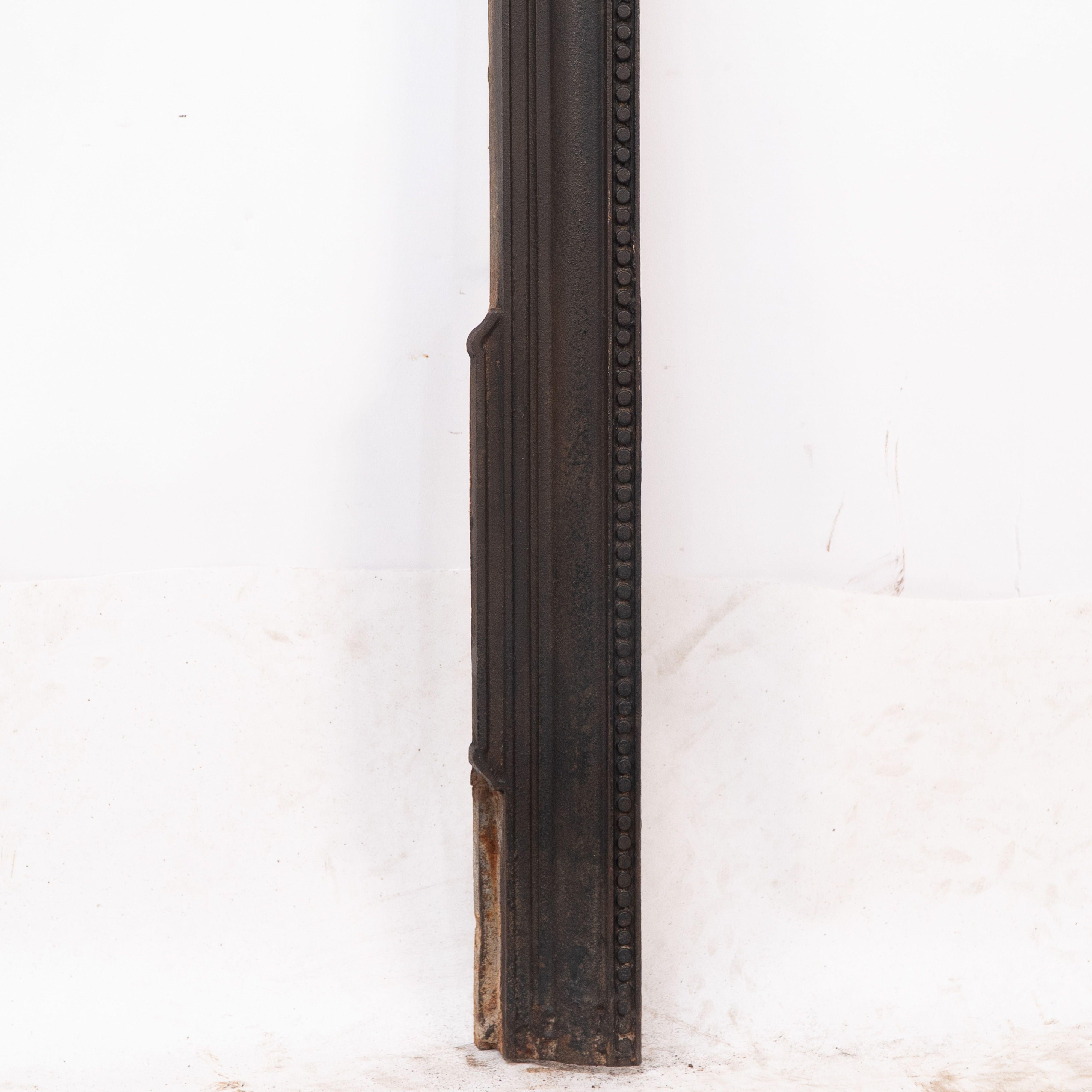 A late Victorian fireplace with stylized floral details to the top For Sale 3