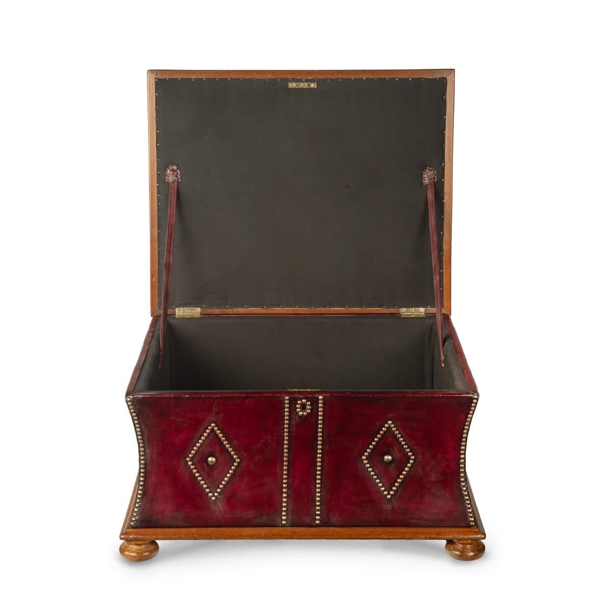 XIXe siècle Tabouret ou ottoman en cuir d'acajou de la fin de l'époque victorienne en vente