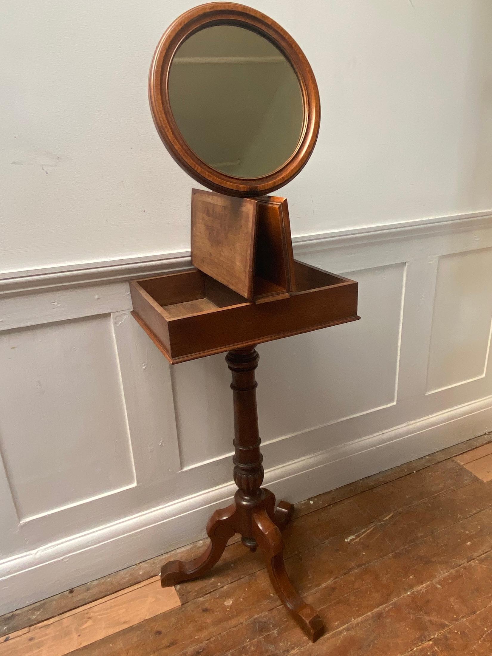 Late Victorian Mahogany Shaving Stand In Good Condition In Heathfield, East Sussex