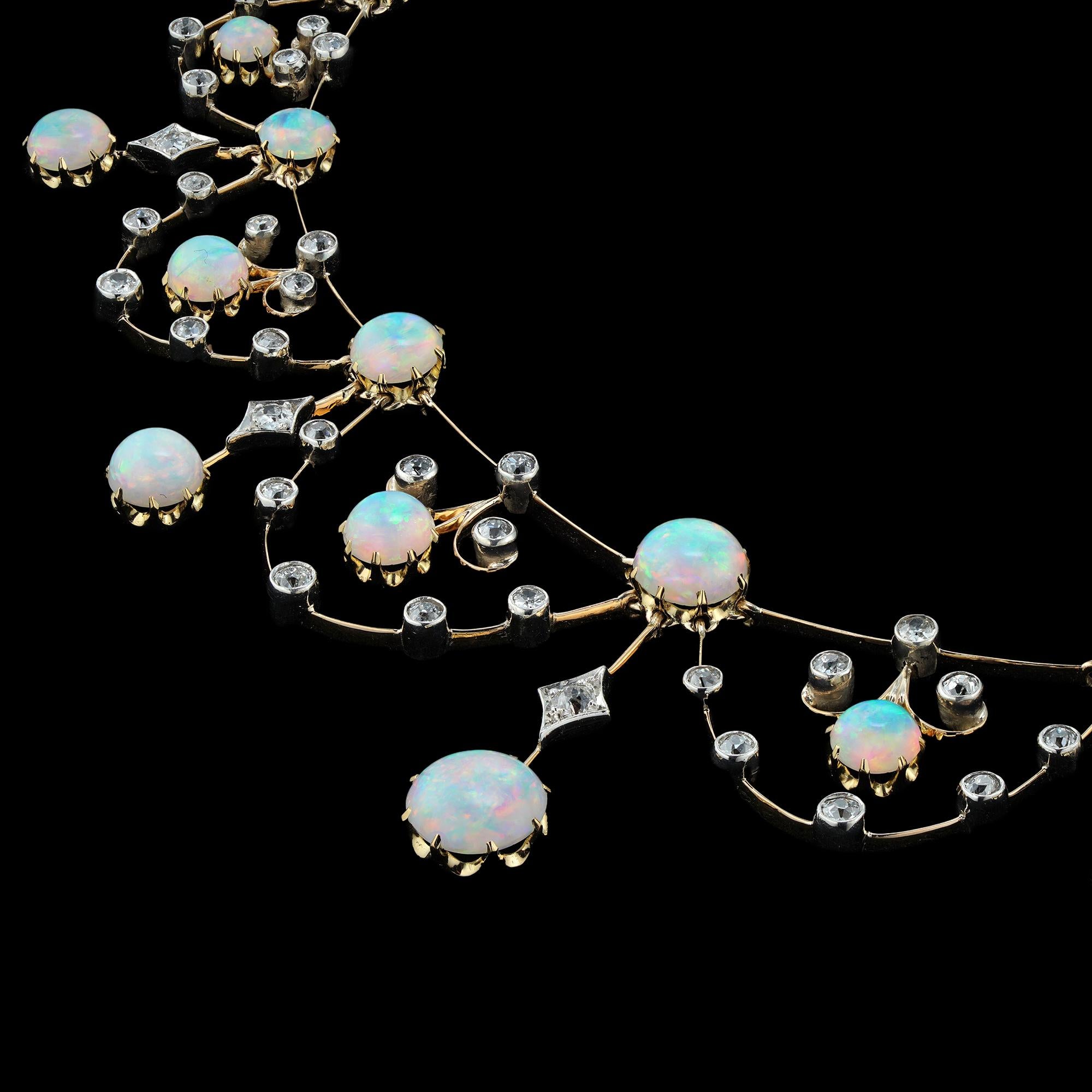 Tiare en opale et diamant de la fin de l'époque victorienne Pour femmes en vente