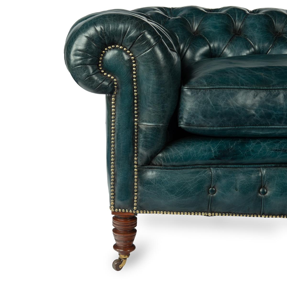 A late Victorian two-seater Chesterfield sofa In Good Condition For Sale In Lymington, Hampshire