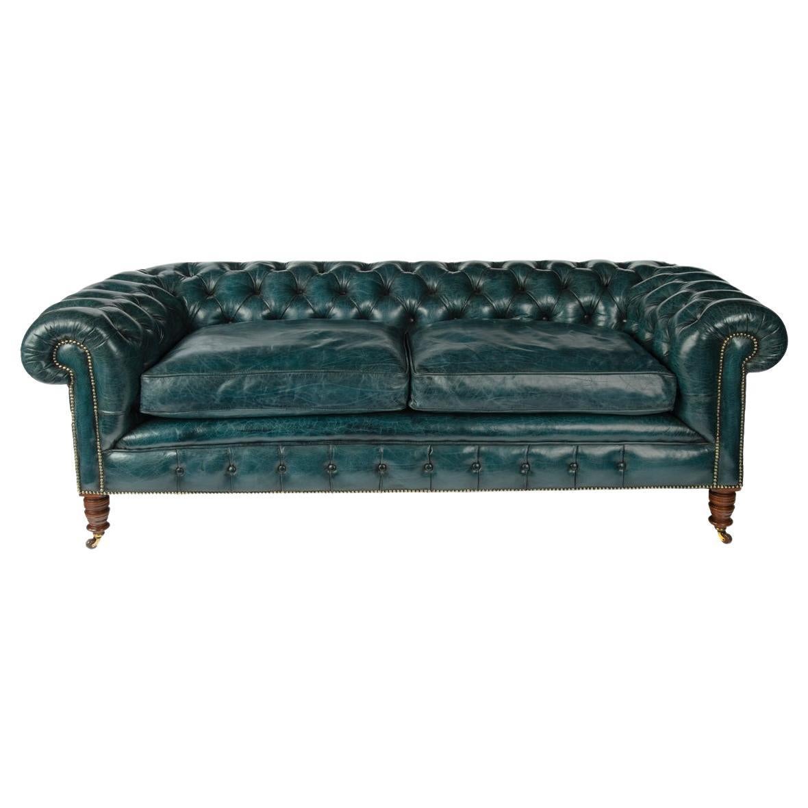 Un divano Chesterfield a due posti di epoca tardo vittoriana