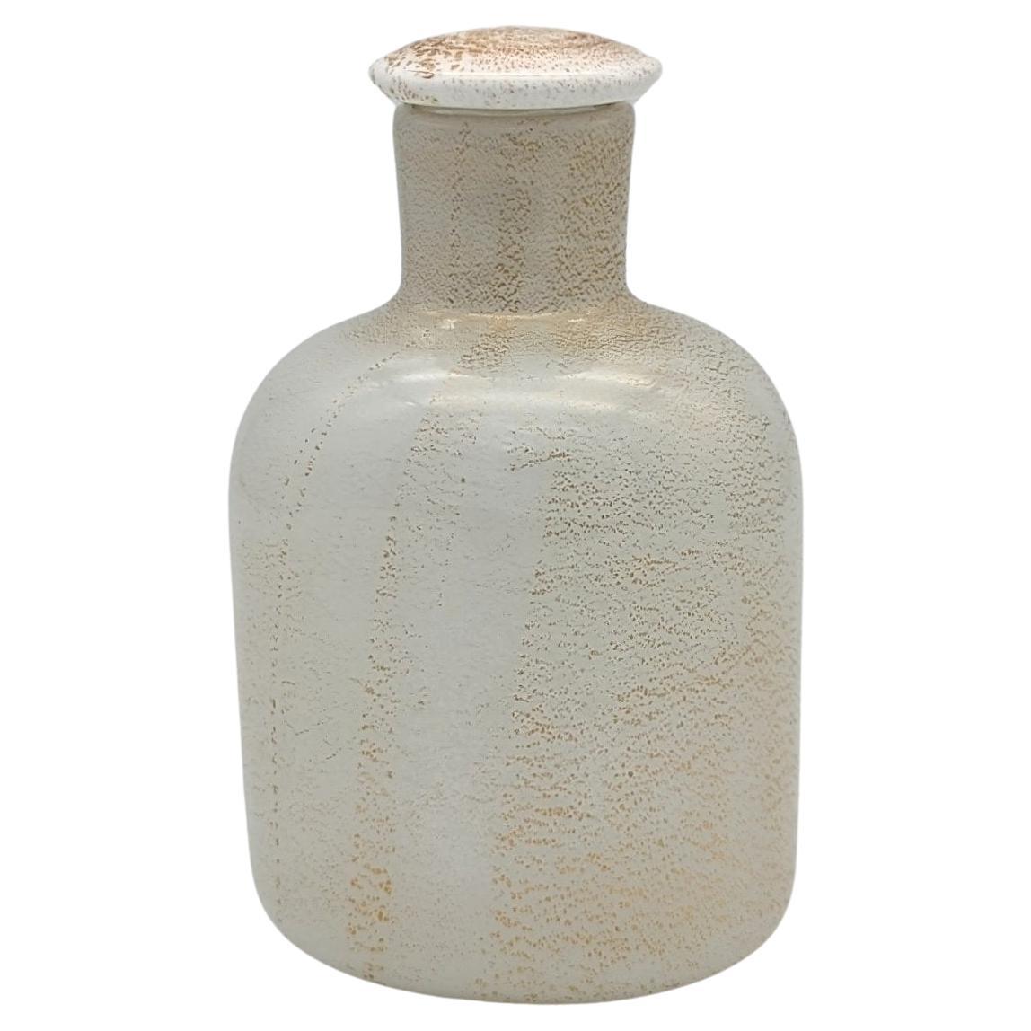 Eine Parfümflasche „lattimo“ von Carlo Scarpa für Venini, hergestellt auf Murano, um 1935