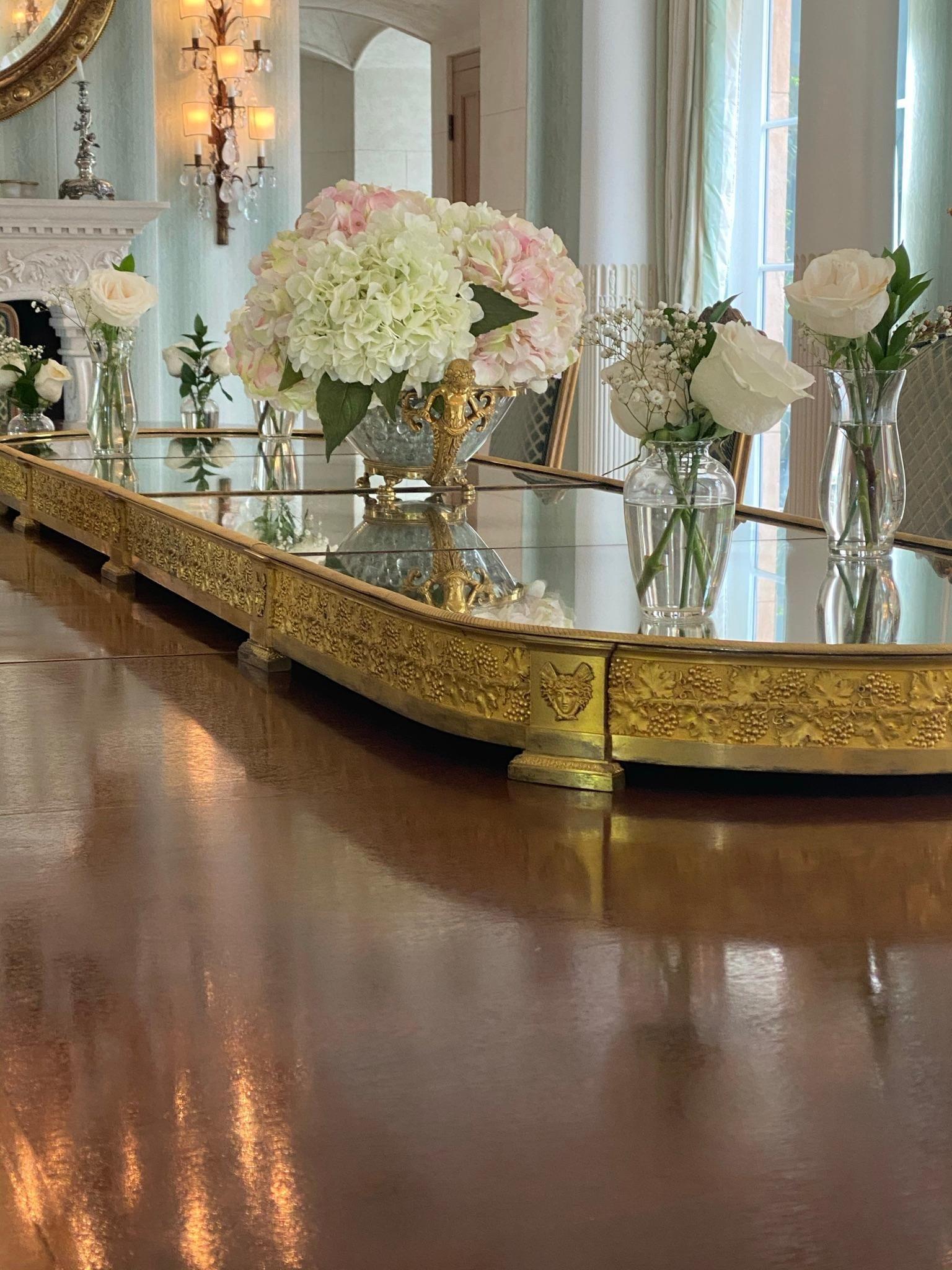 A Lavish French Empire Ormolu Surtout De Table, C. 1815, Attributed to Thomire In Good Condition For Sale In New York, NY