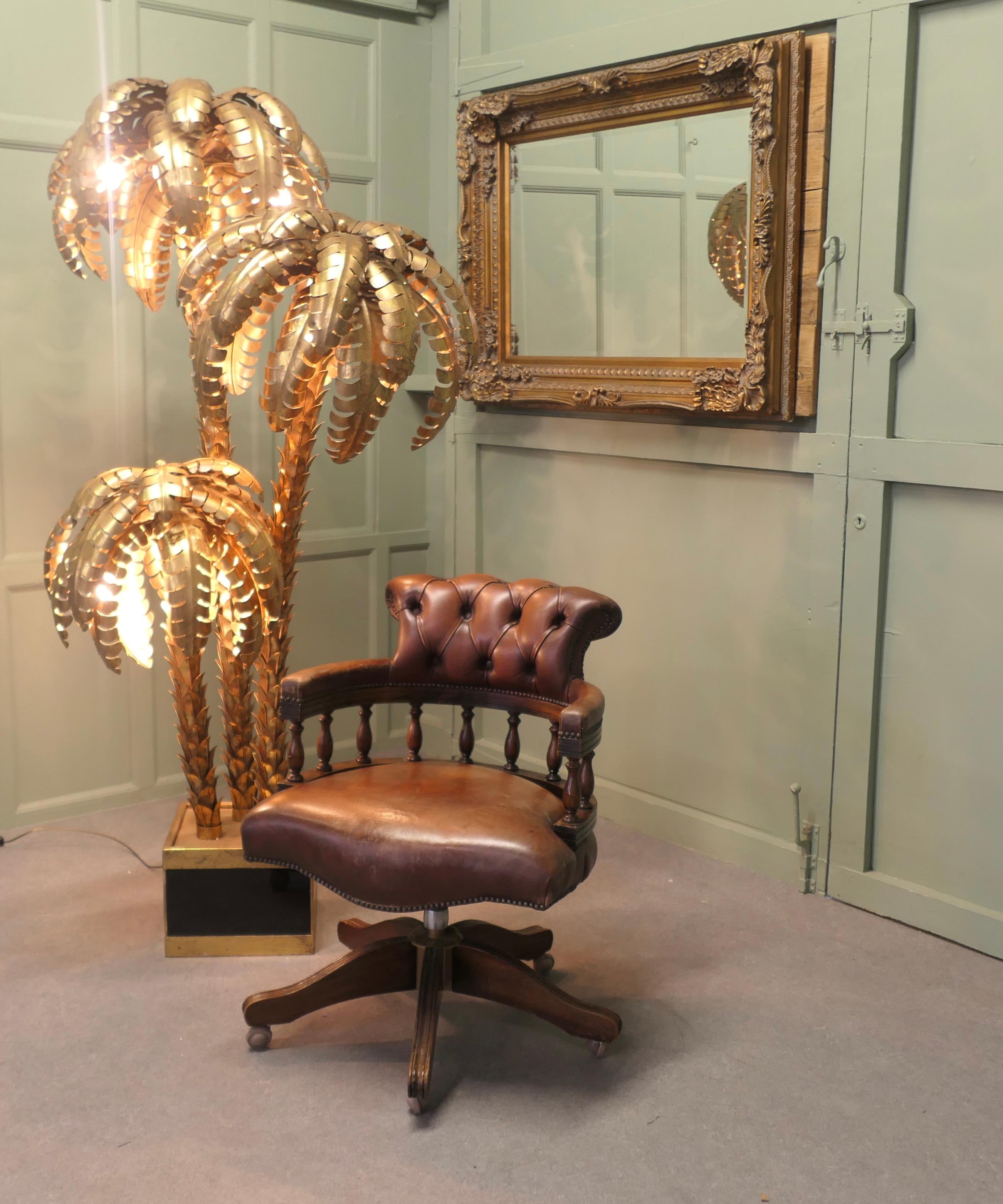A Leather Hide Swivelling Desk Chair or Captains Chair In Good Condition For Sale In Godshill, Isle of Wight