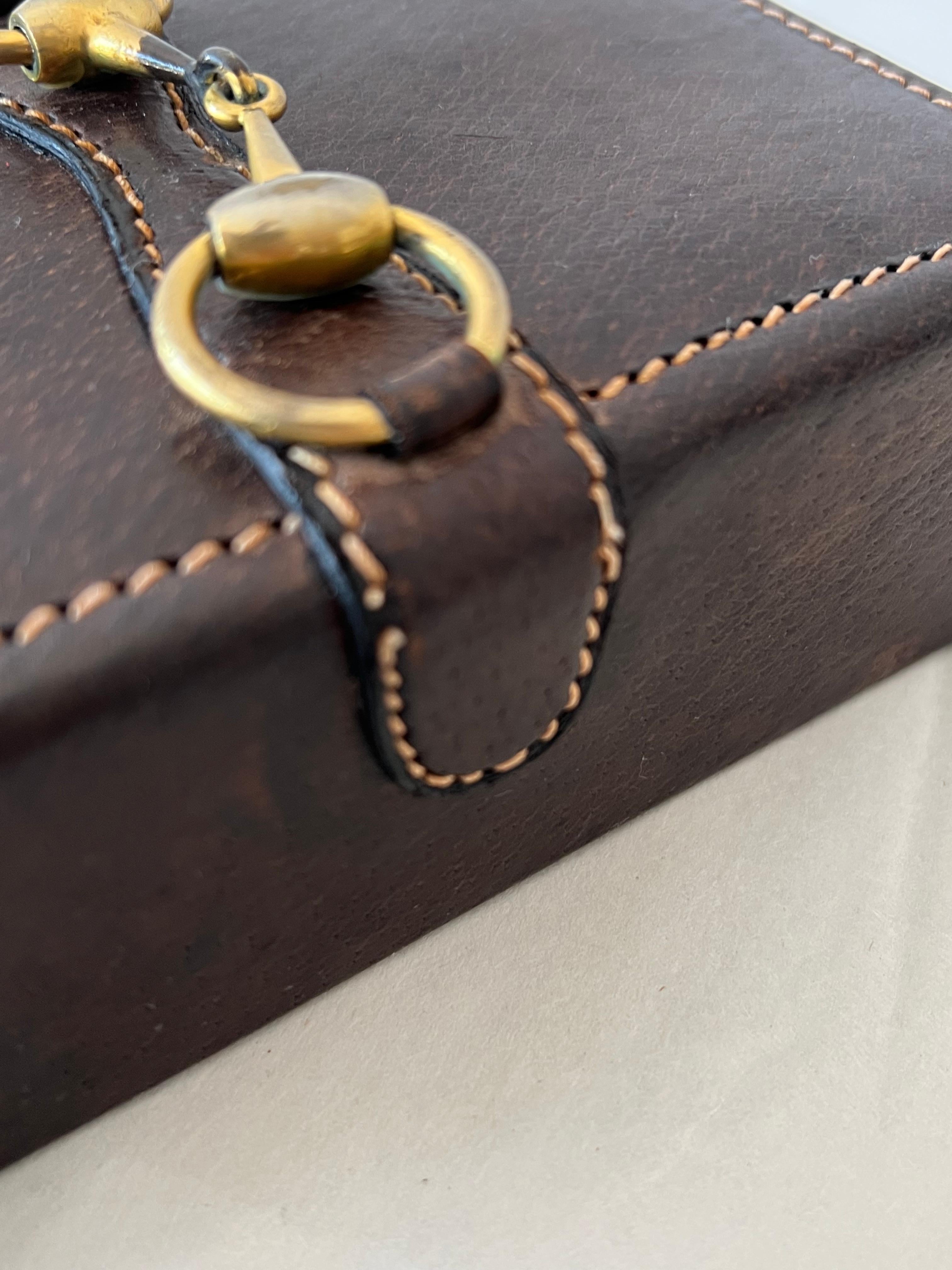 Ottone Un portagioie in pelle di Gucci Horsebit del 1980 ca. in vendita