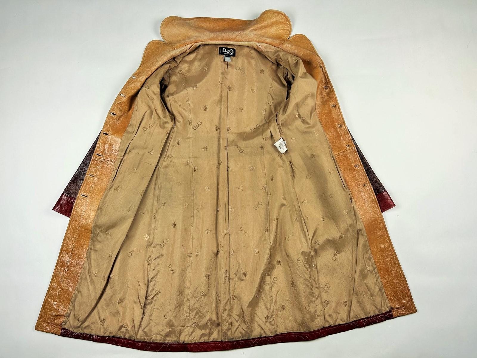 A leather trench coat by Dolce Gabbana - Italy Circa 1995-2000 For Sale 8