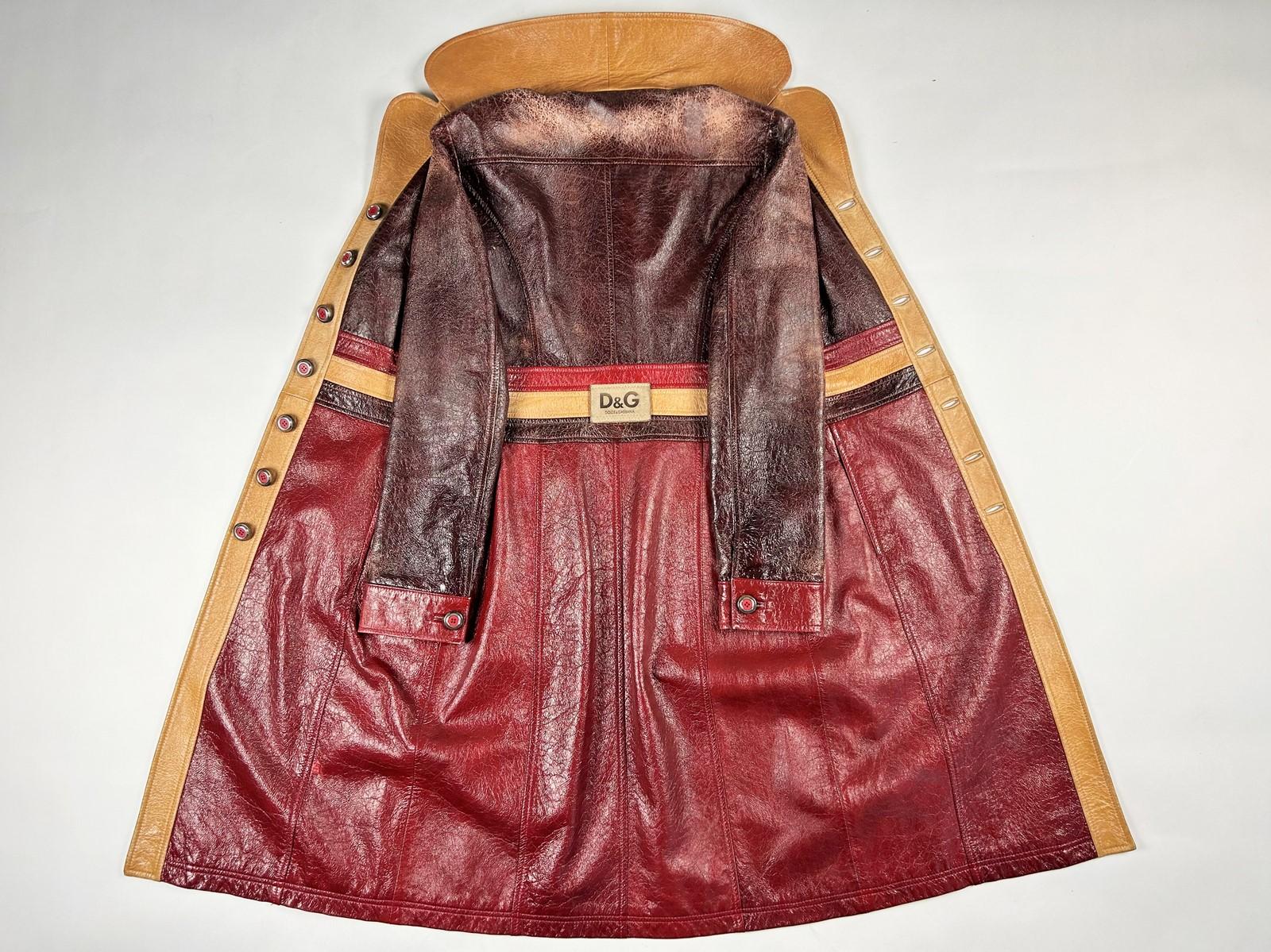 A leather trench coat by Dolce Gabbana - Italy Circa 1995-2000 For Sale 12