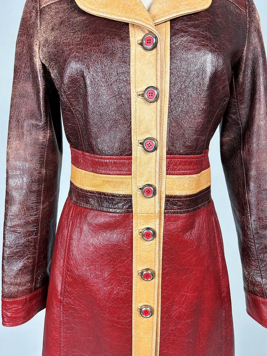 A leather trench coat by Dolce Gabbana - Italy Circa 1995-2000 In Good Condition For Sale In Toulon, FR
