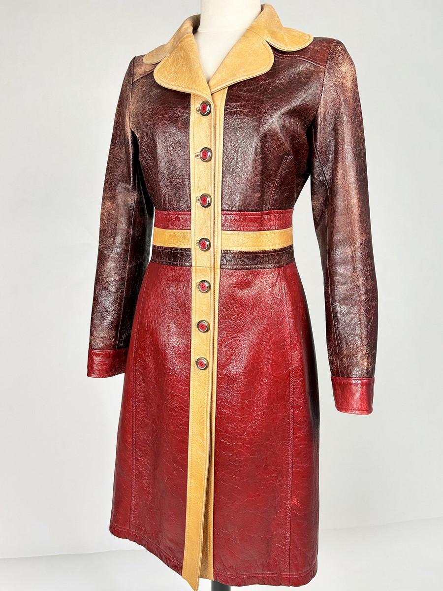 A leather trench coat by Dolce Gabbana - Italy Circa 1995-2000 For Sale 2