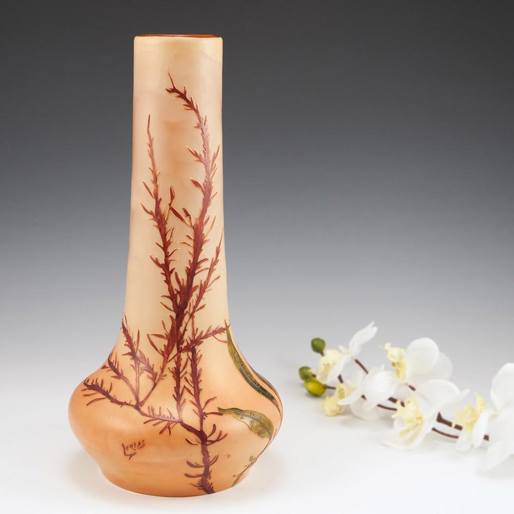 Vase en verre émaillé et taillé à l'acide avec boîtier en forme de pattes, vers 1920 en vente 3