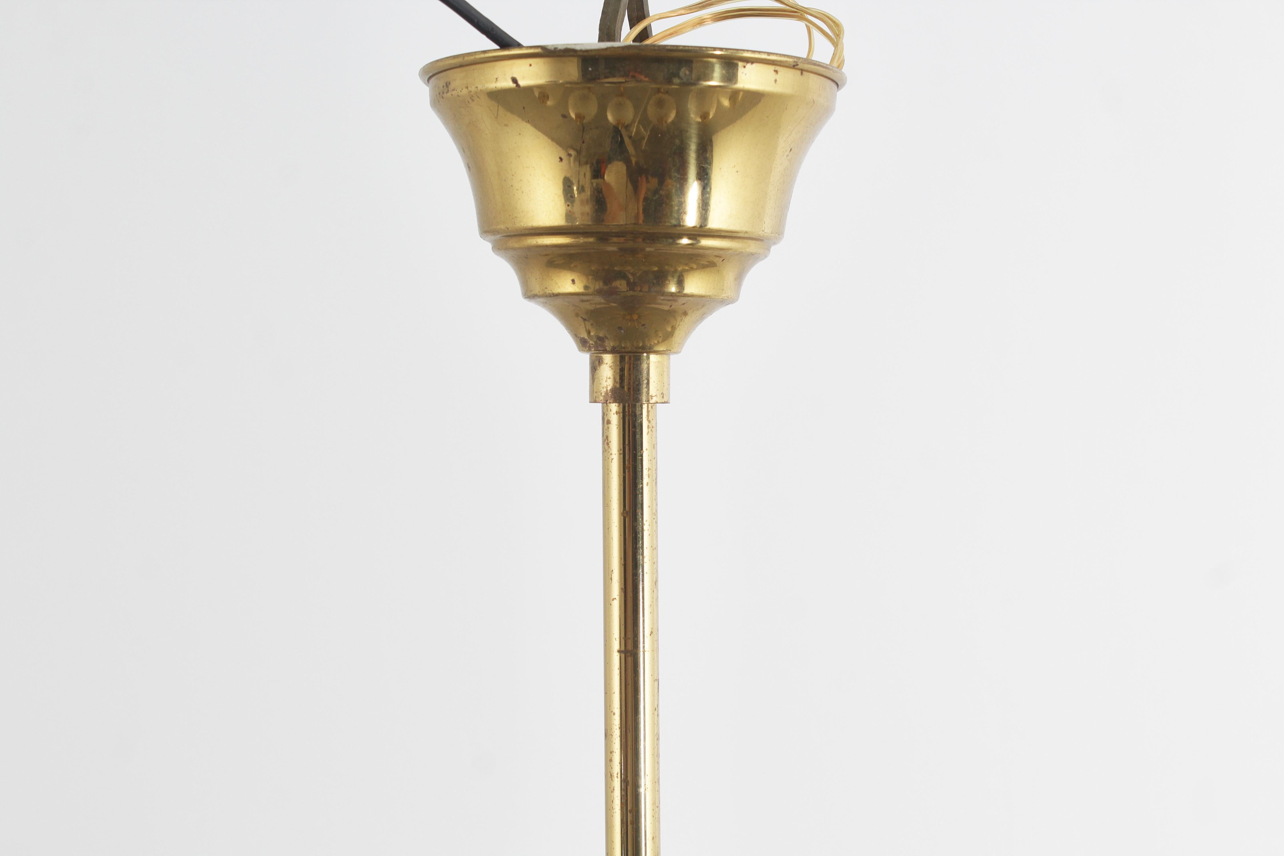 A. Lelii per Arteluce Imponente lampadario a 10 bracci in ottone e vetro 1950 Italia in vendita 5