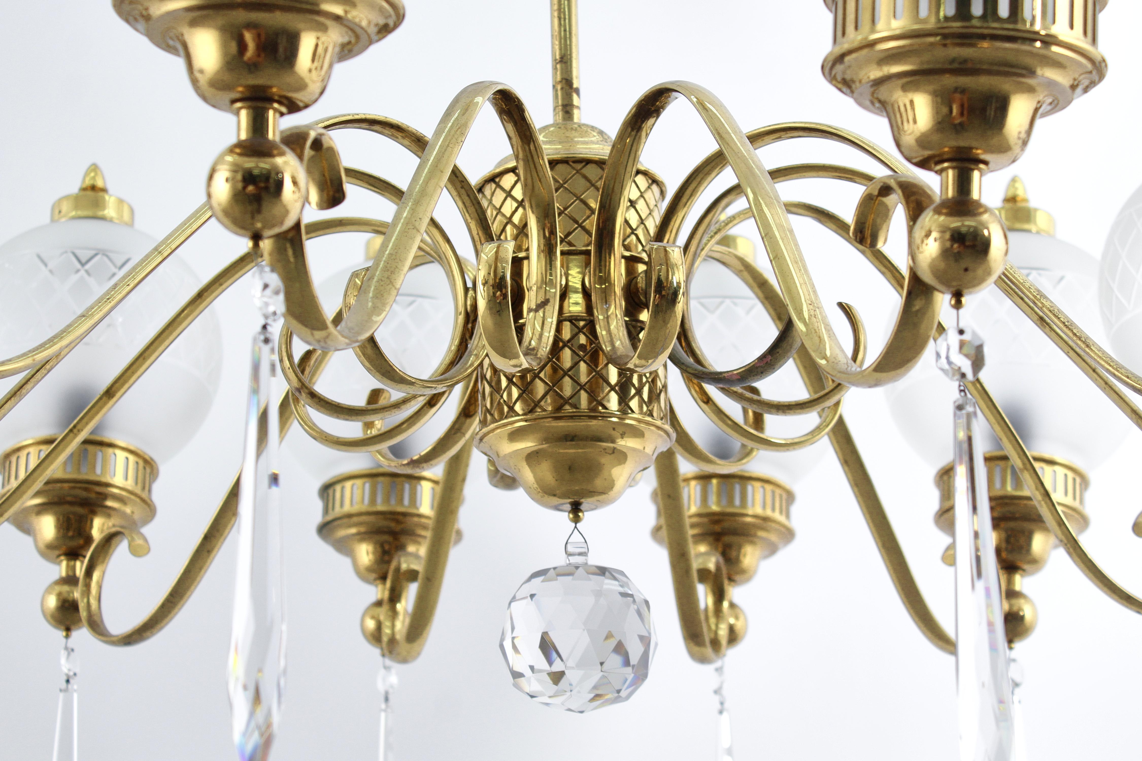 A. Lelii per Arteluce Imponente lampadario a 10 bracci in ottone e vetro 1950 Italia in vendita 8
