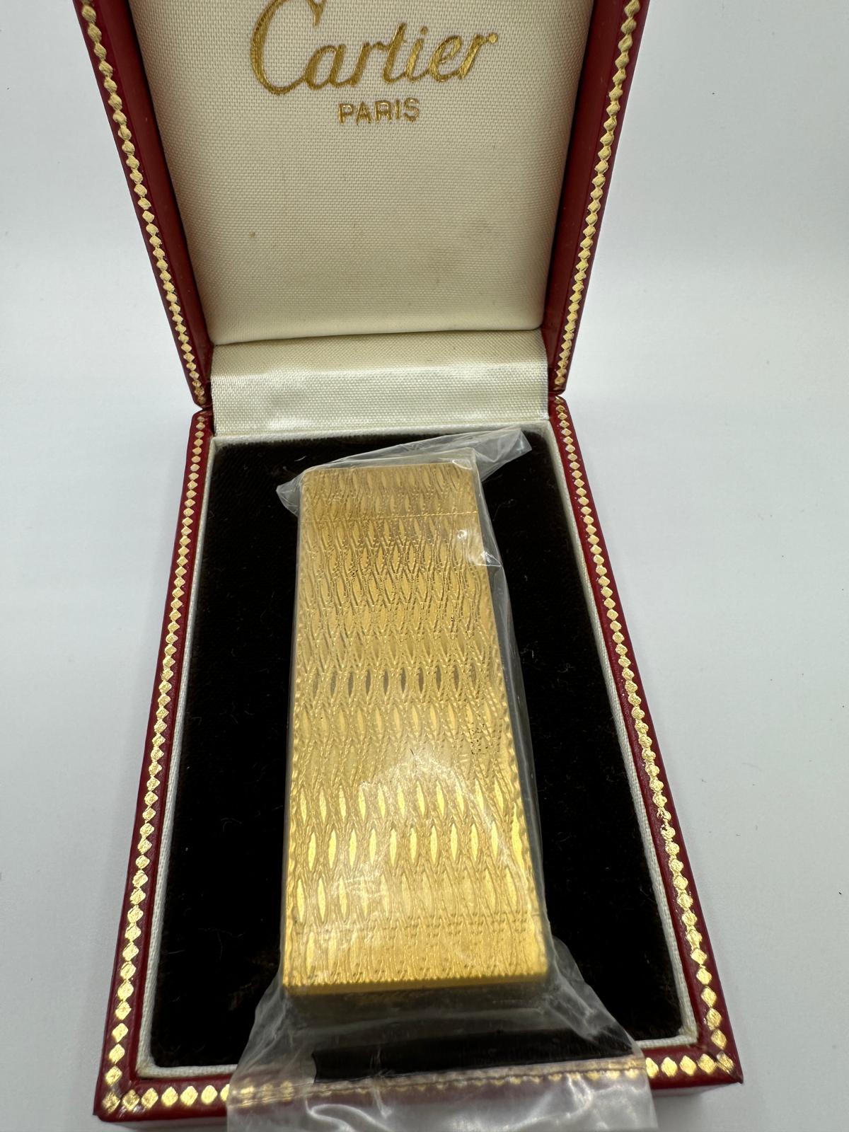 Men's A Les Must De Cartier Paris 18k gold plated lighter