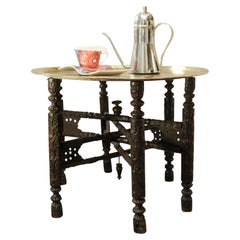 Dekorativer Eastern-Teetisch im Londoner Liberty of London-Stil mit abnehmbarem Tablett
