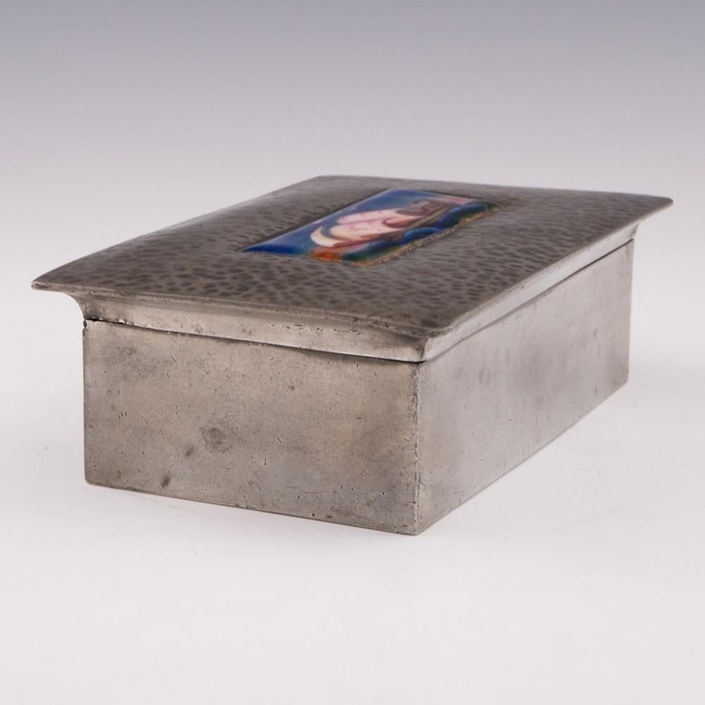 A Liberty Tudric Patinated Pewter Cigar or Cigarette Box, c1910 For Sale 2