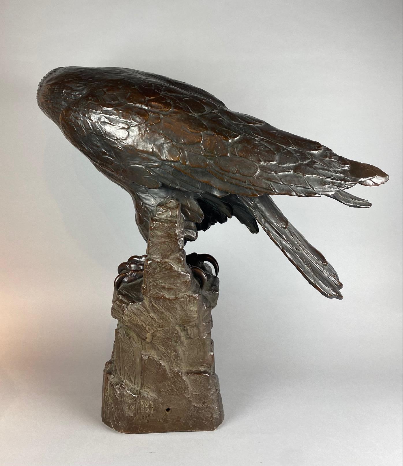 Scultura in terracotta colorata di un'aquila a grandezza naturale di Reps & Trinte. in vendita 1