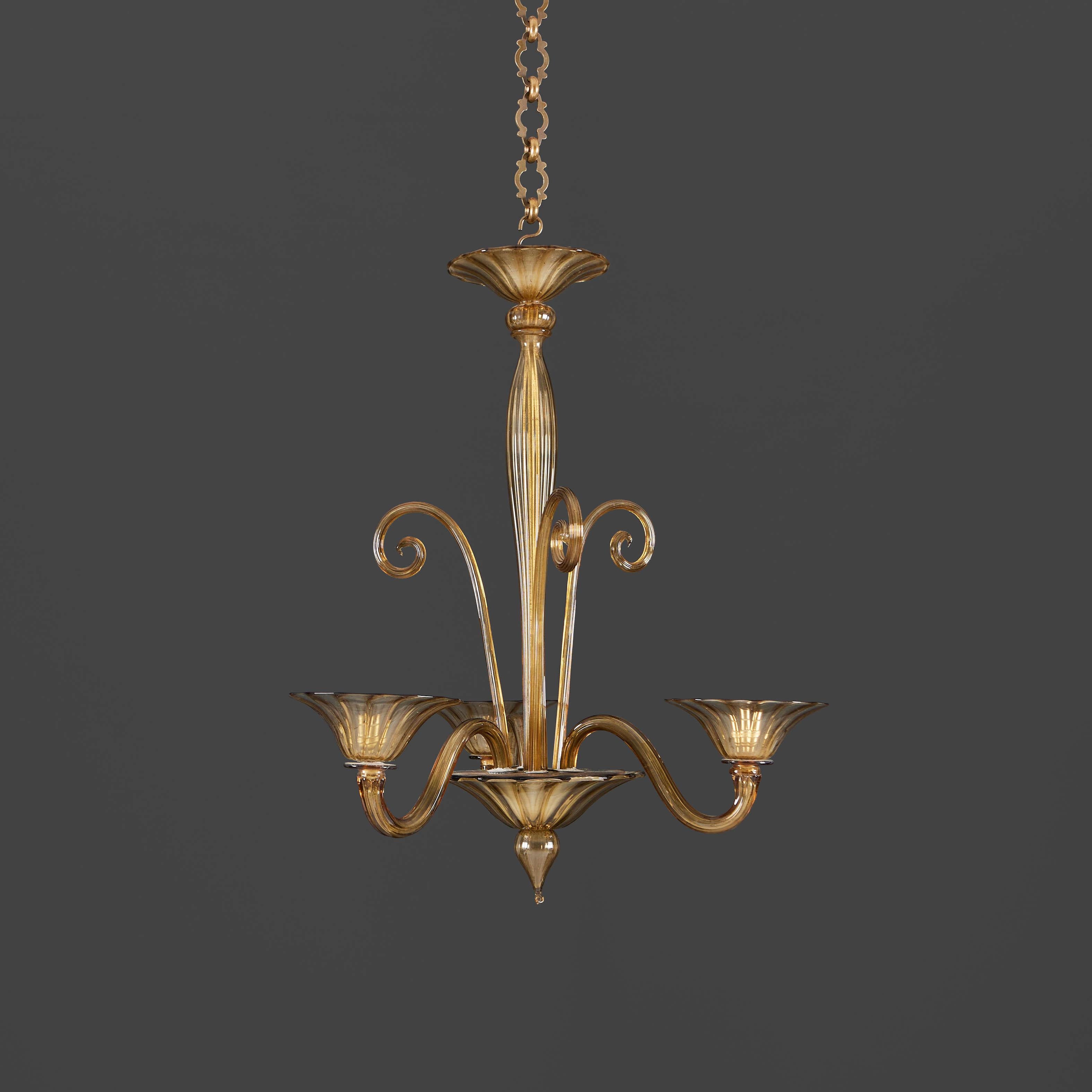 Italiano Un lampadario a tre bracci in vetro di Murano verde chiaro in vendita