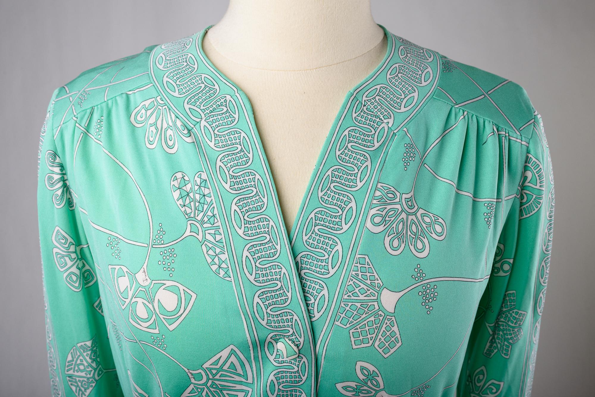 A light green printed silk jersey dress by Emilio Pucci - Italy Circa 1980 For Sale 2
