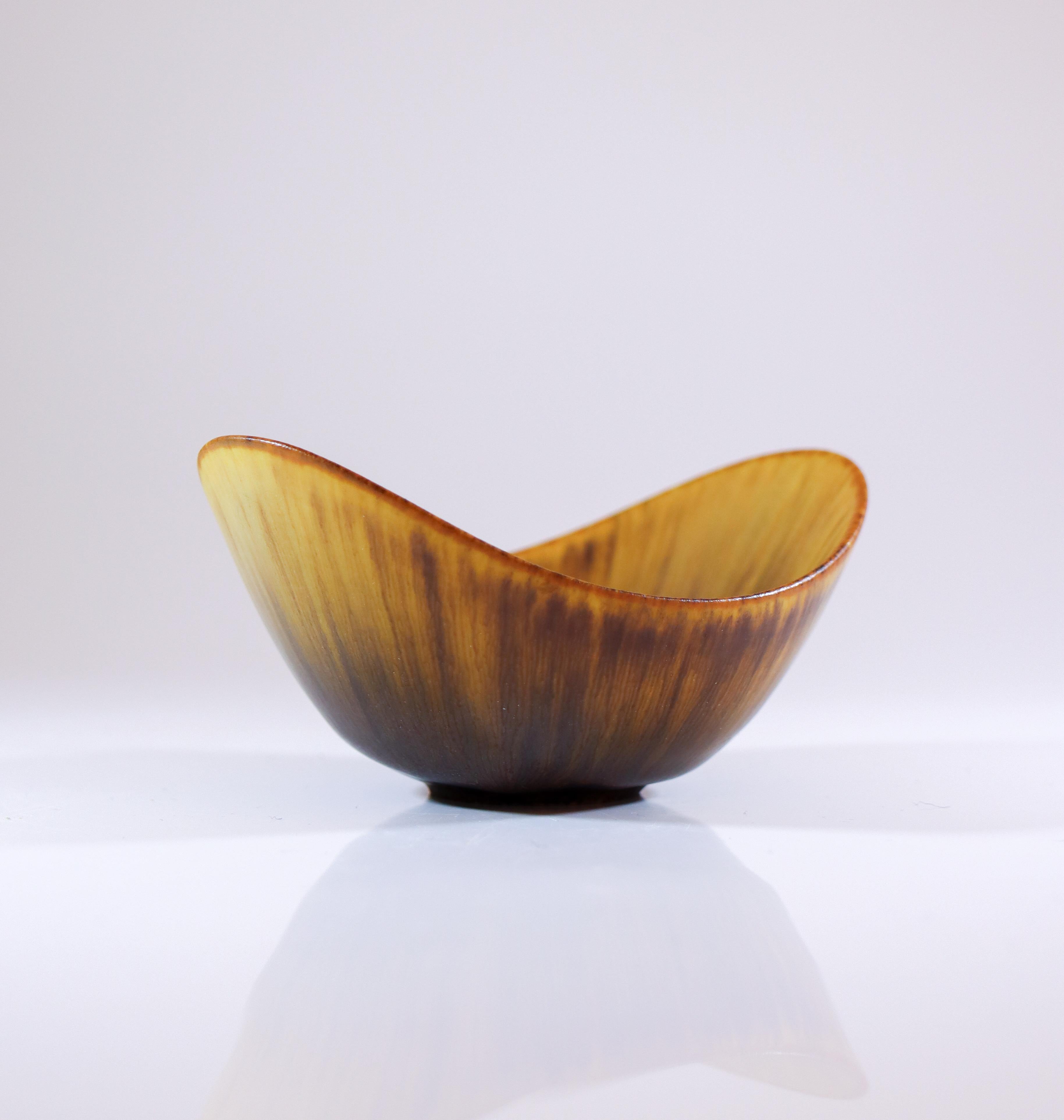 Scandinavo moderno Ciotola in ceramica d'epoca marrone chiaro - Gunnar Nylund - Rörstrand Svezia anni '50 in vendita