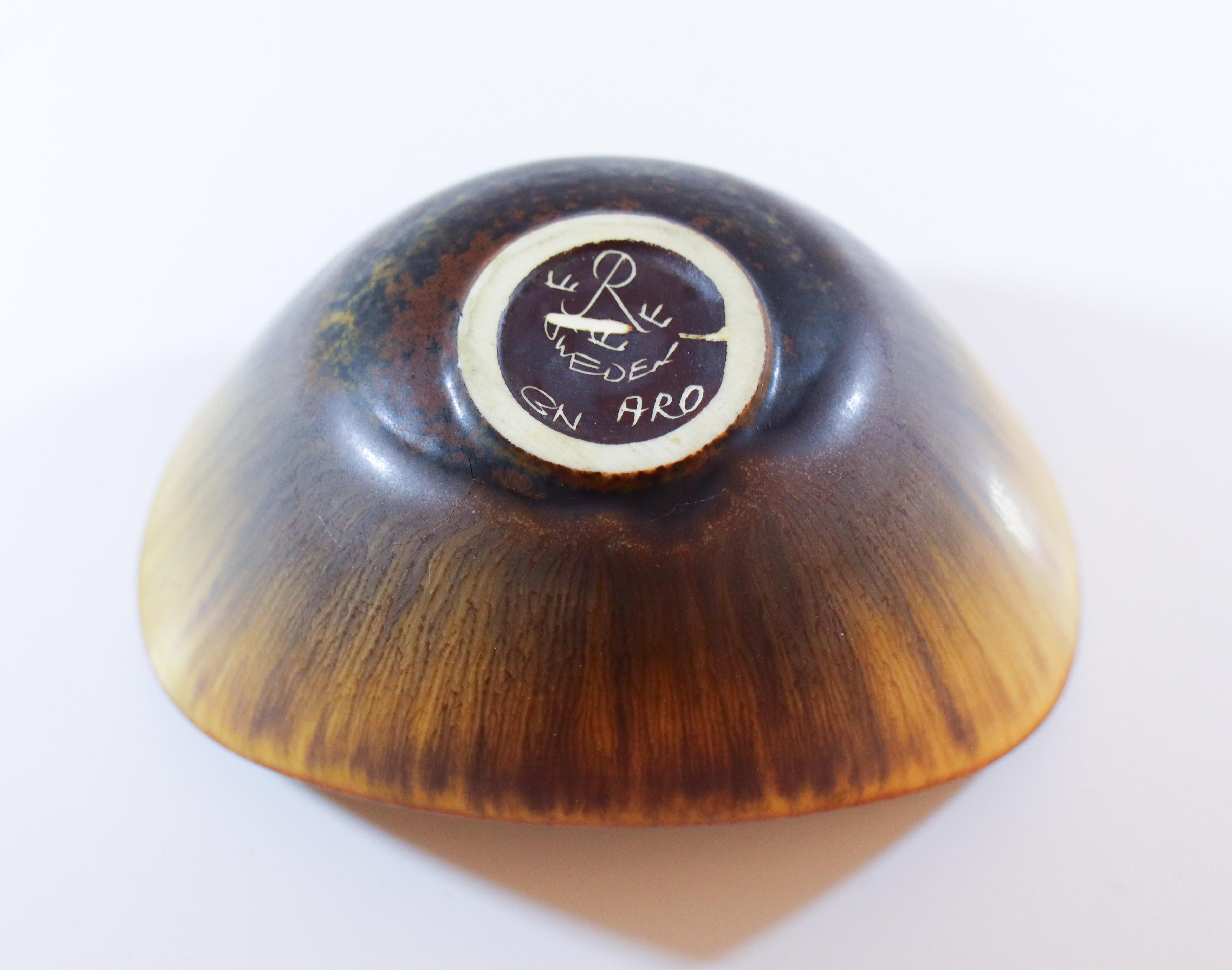XX secolo Ciotola in ceramica d'epoca marrone chiaro - Gunnar Nylund - Rörstrand Svezia anni '50 in vendita