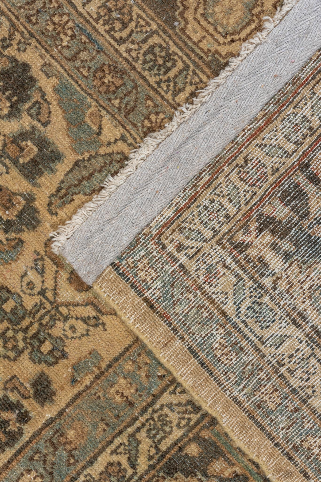 Ein Lilianischer Teppich um 1930. im Angebot 1