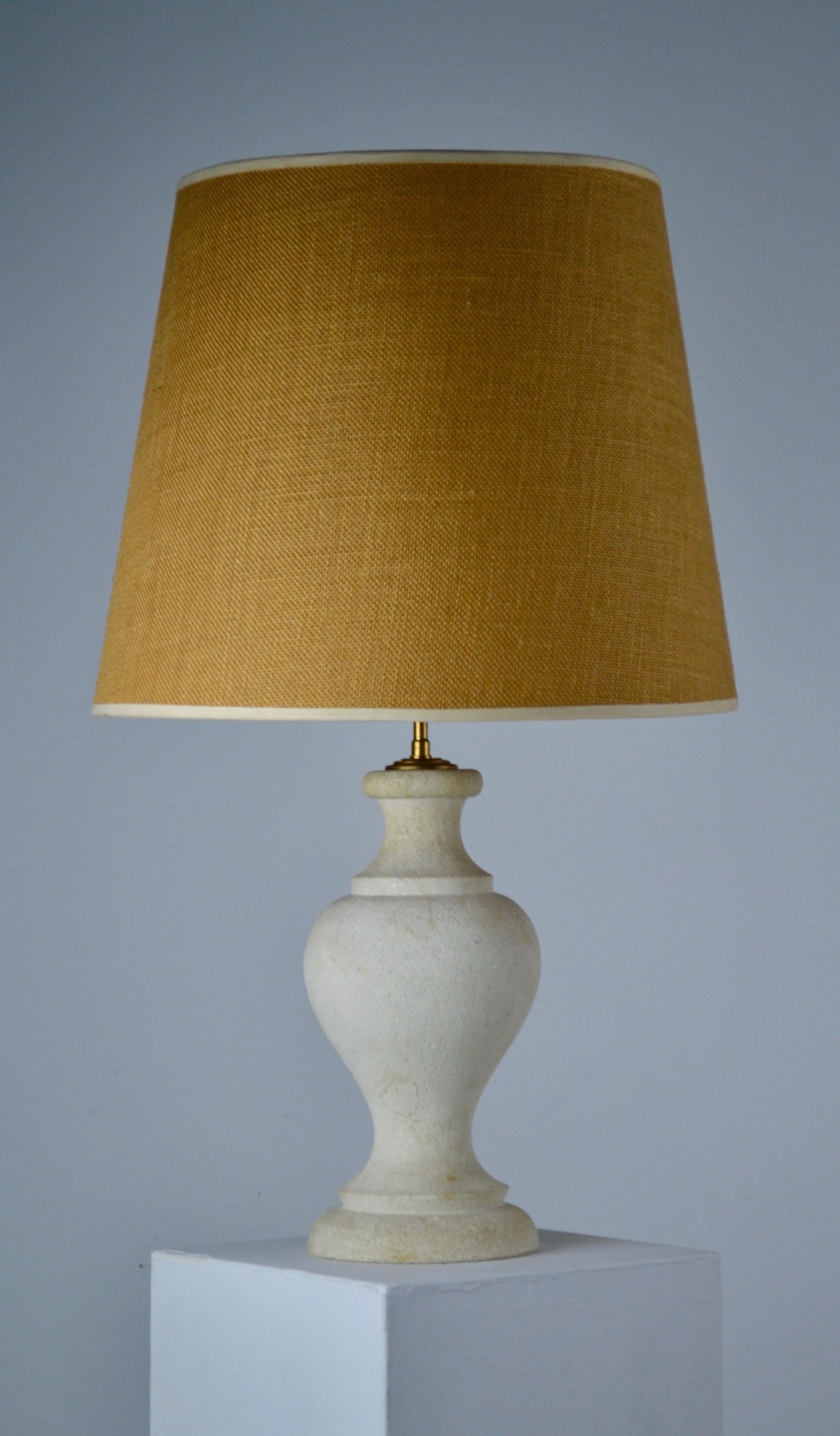 A limestone table lamp by Albert Tormos, France, 1970s. 1
