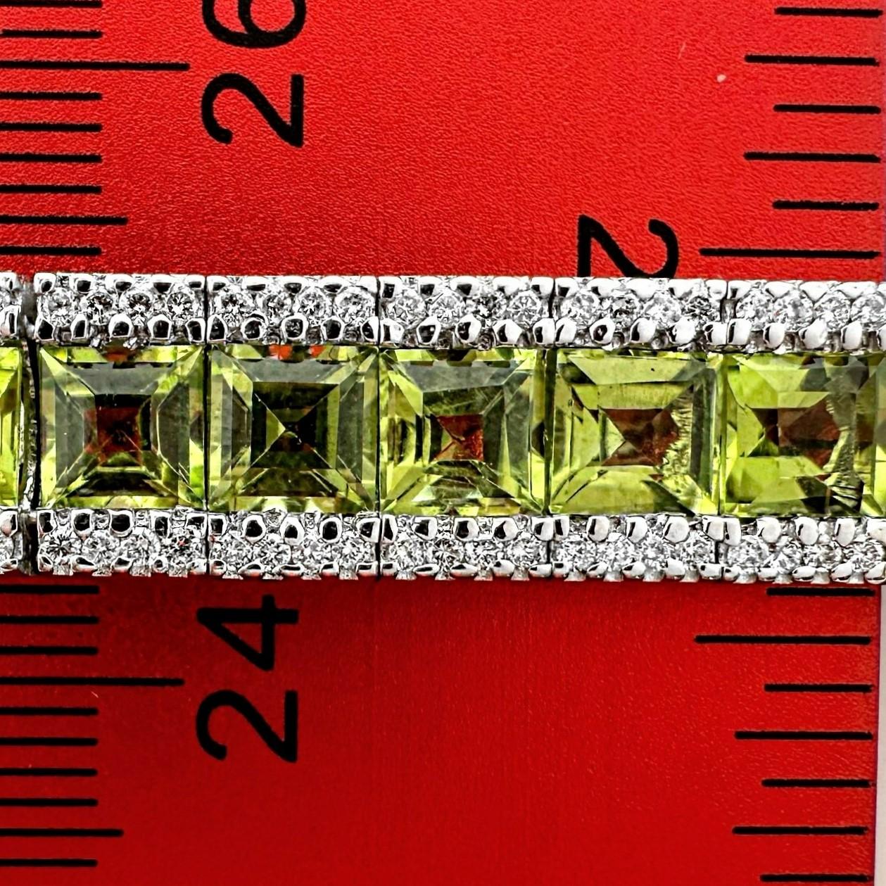Line Bracelet of Square Cut Peridot in White Gold with Diamonds For Sale 2