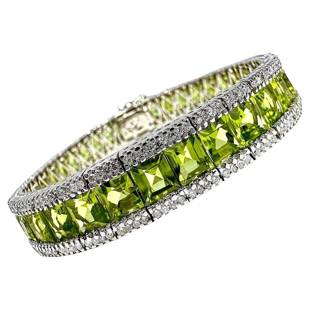 Line Bracelet of Square Cut Peridot in White Gold with Diamonds For Sale