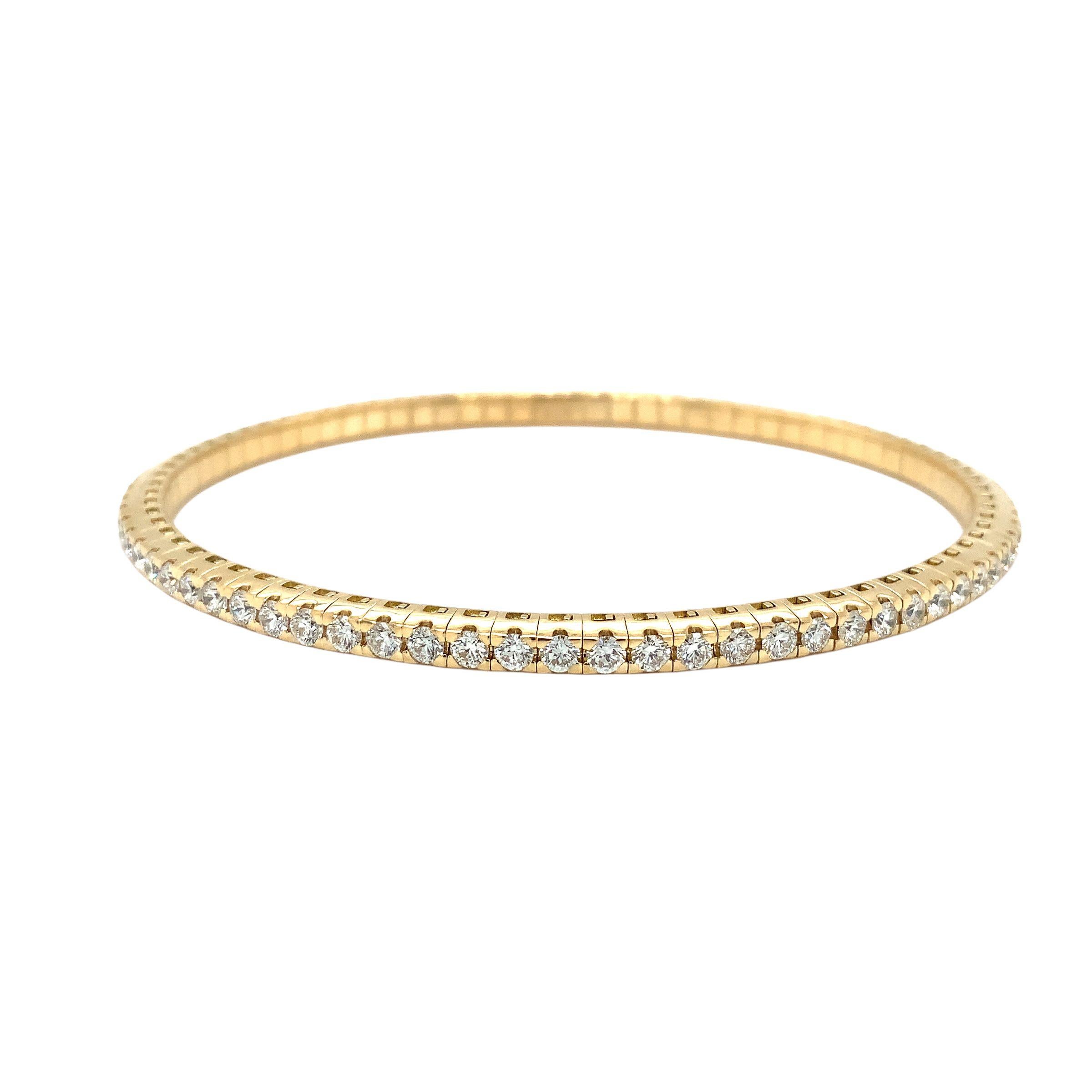 Modern A Link Collection Classic Stretchy Diamond Bracelet 2.61ct Set in 18k Gold For Sale
