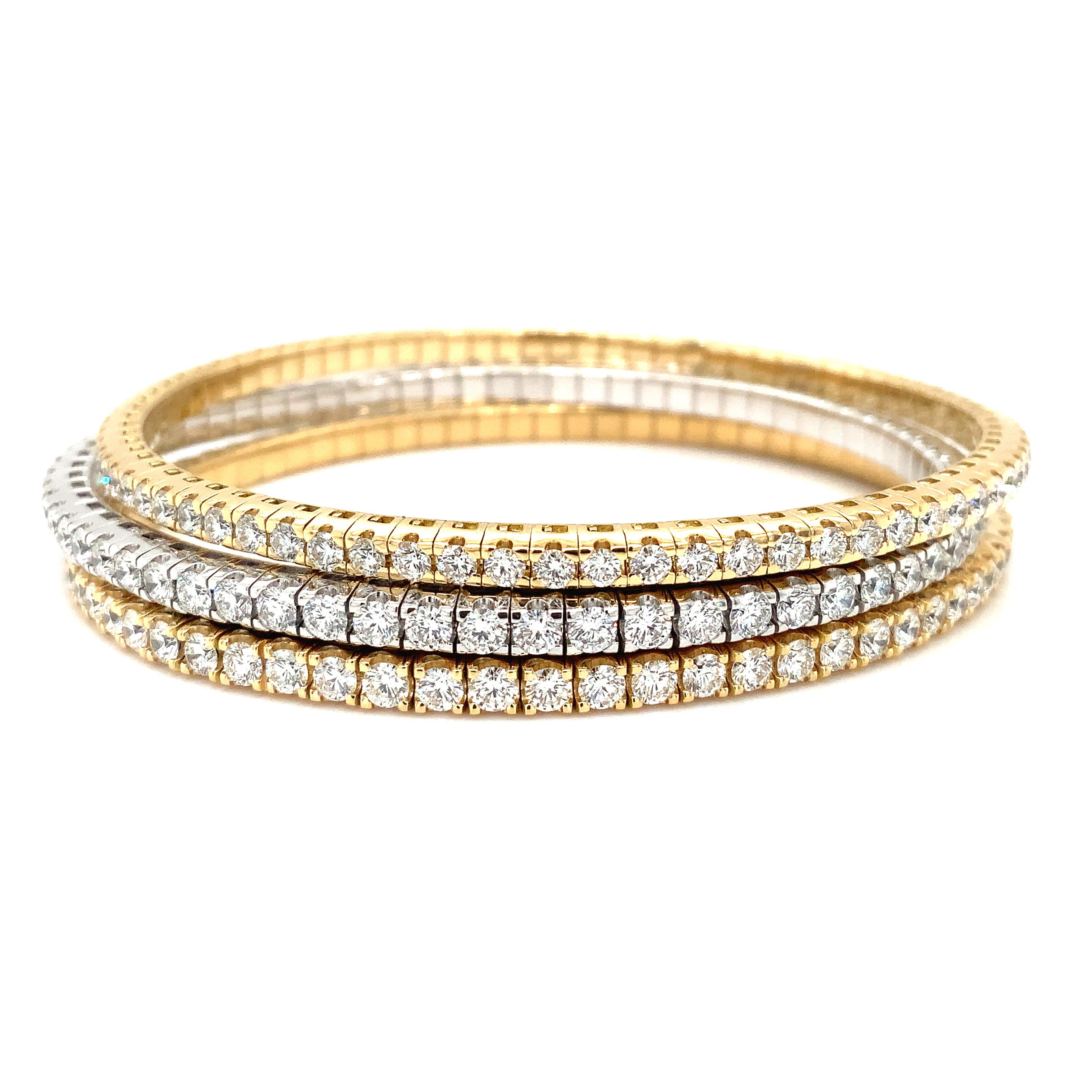 A Link Collection Classic Stretchy Diamond Bracelet 2.61ct Set in 18k Gold In New Condition For Sale In Los Gatos, CA